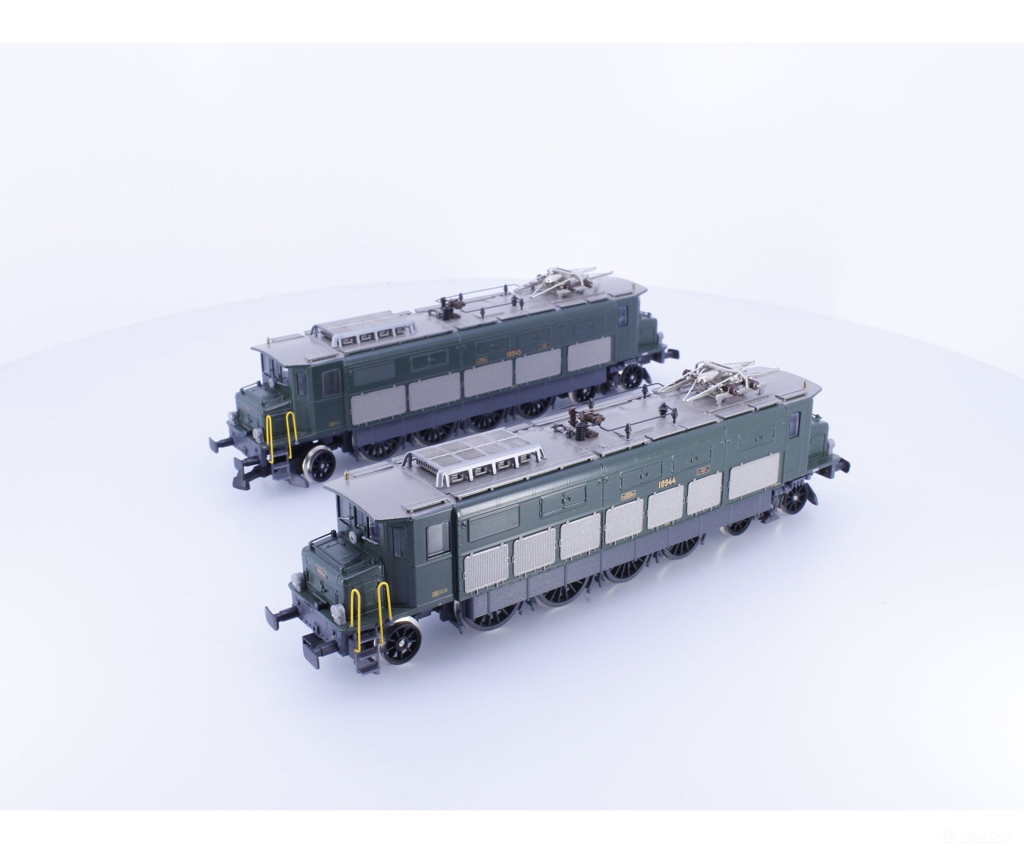HAG 137 HO SBB-CFF-FFS Ae 4/7 Electric Locomotive Secheron Doppeltraktion 10944 10945 DCC - European Locomotives