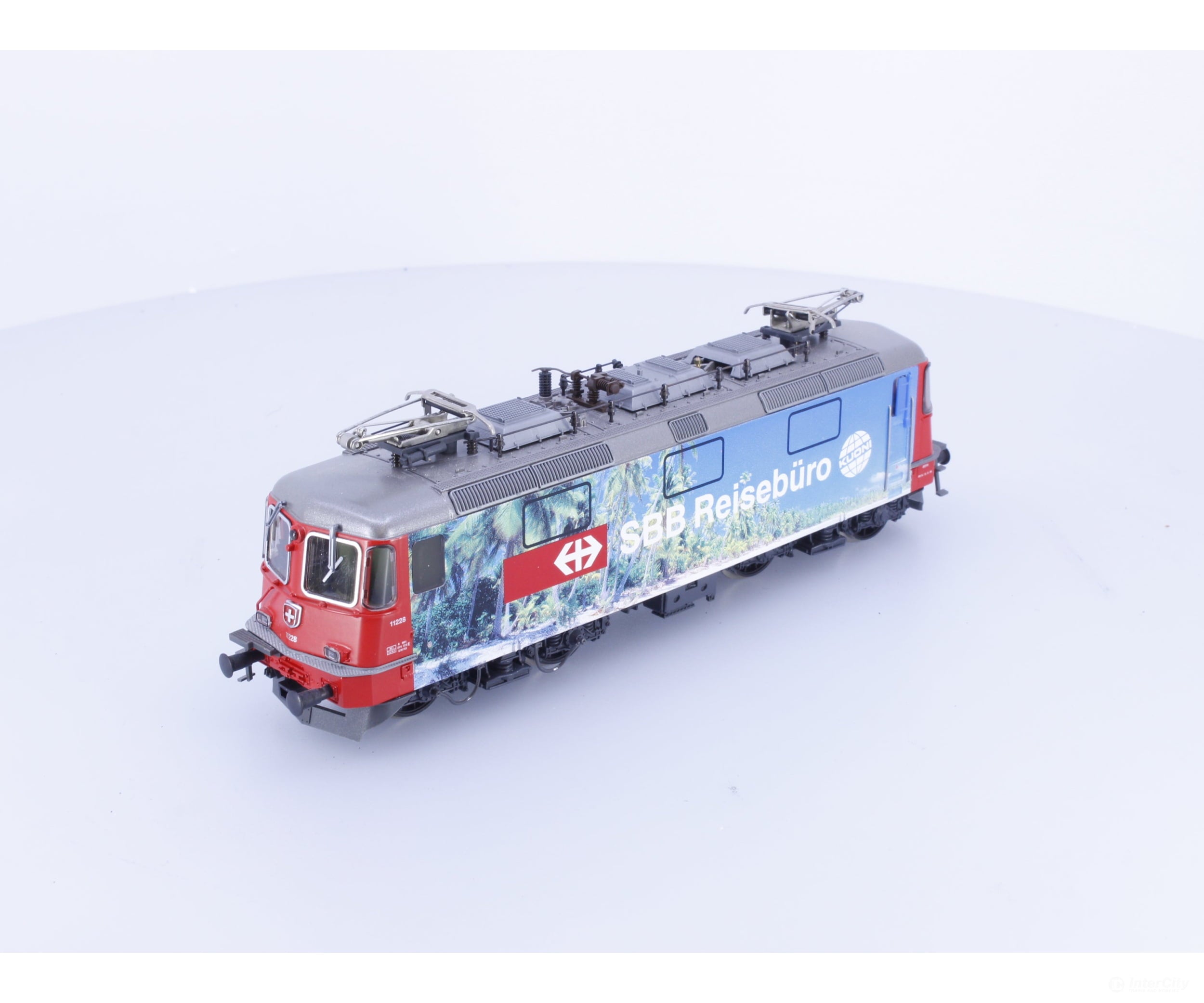 HAG 166 HO SBB-CFF-FFS Re 4/4 Electric Locomotive Rot Kuoni 11228 DCC - European Locomotives