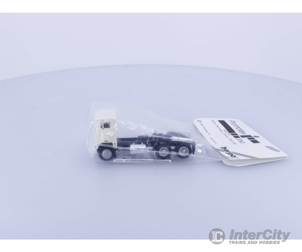 Herpa 15237 HO Semi Truck Tractor Cars & Trucks