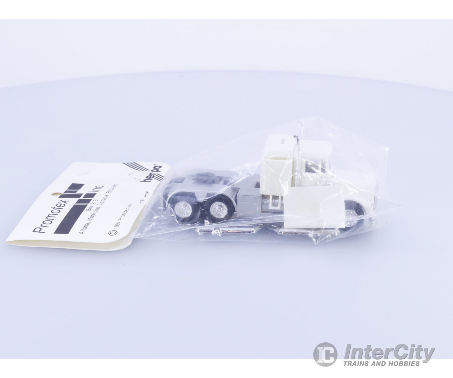 Herpa 25243 HO Long Haul Sleeper Semi Truck Tractor Cars & Trucks