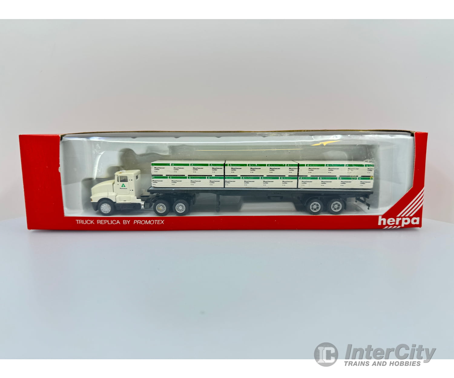 Herpa Models 6127 HO Truck w. Lumber Load