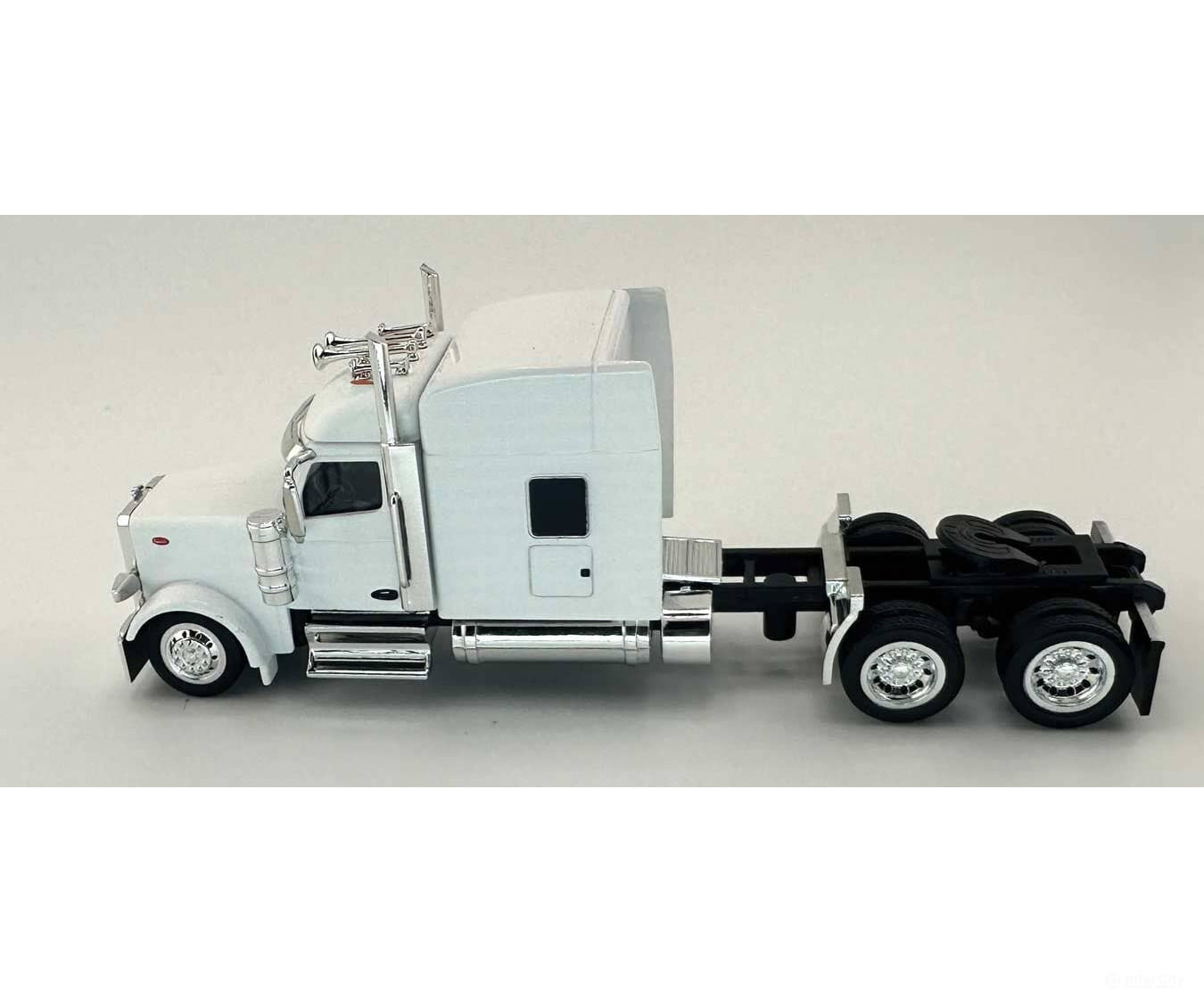 HO Logistics Replicas HO 589075 Peterbilt 589 Stand-Up Sleeper-Cab Semi Tractor - Assembled - White Cars & Trucks
