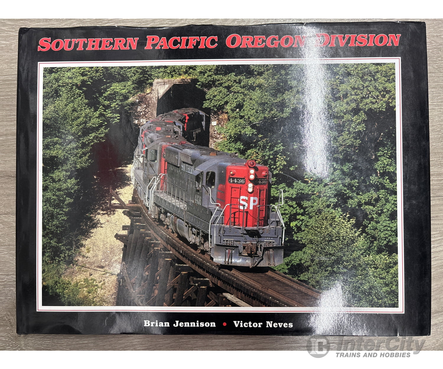 Hundman Publishing Company Southern Pacific Oregon Division by B. Jennison and V. Neves Books