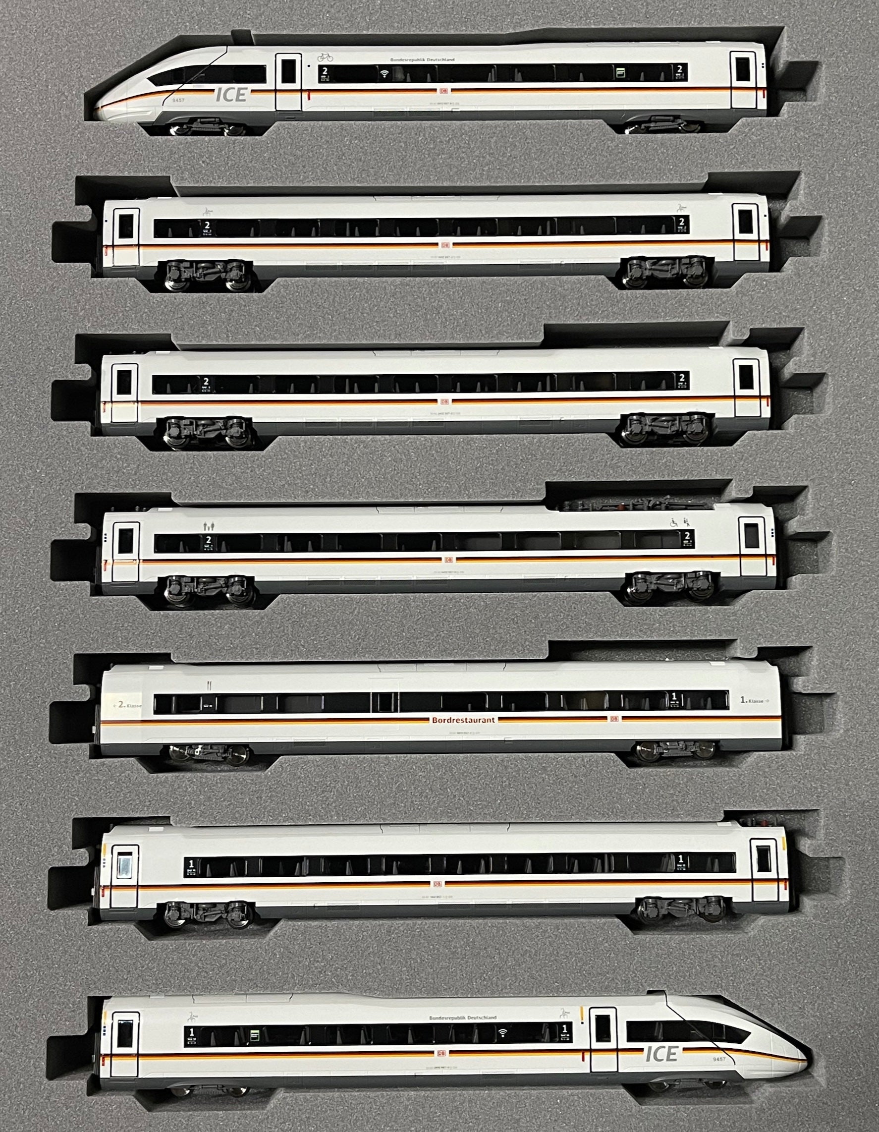 Kato N 10-1024 DB ICE 4 "Federal Republic of Germany Flag" (7-Car Basic Set)