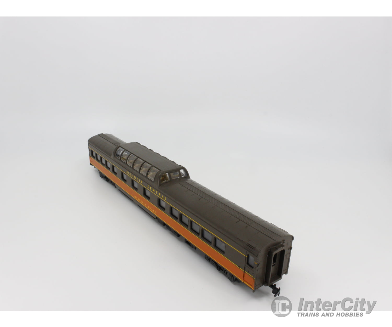 International Hobby Corp. 2872 Ho Smooth Side Vista Dome Passenger Car Illinois Central (Ic) Cars