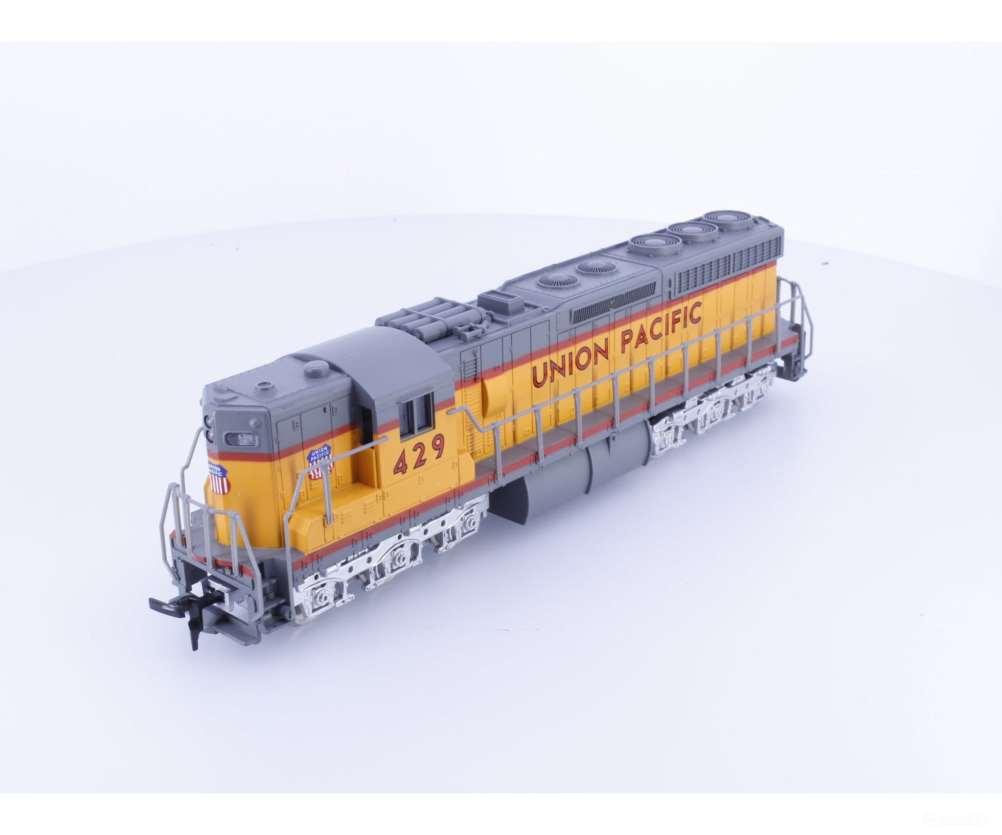 IHC 3839 HO SD-24 Diesel Locomotive Union Pacific (UP) 429 Analog DC - Locomotives