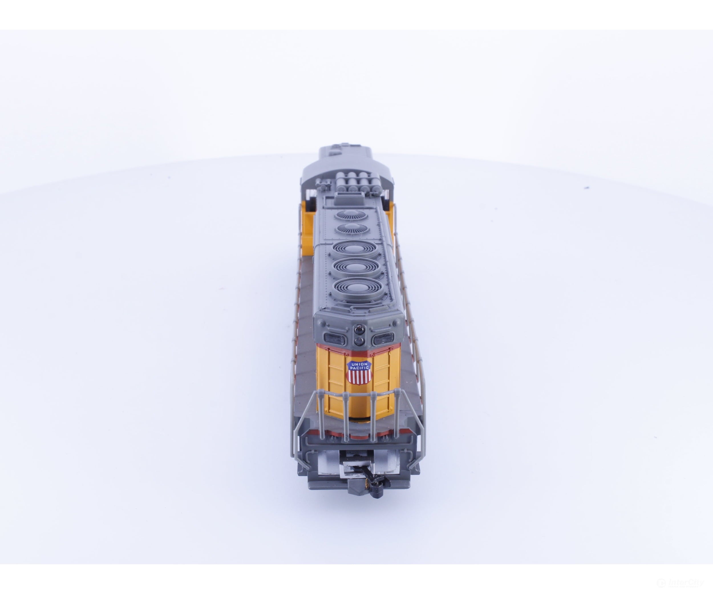 IHC 3839 HO SD-24 Diesel Locomotive Union Pacific (UP) 429 Analog DC - Locomotives