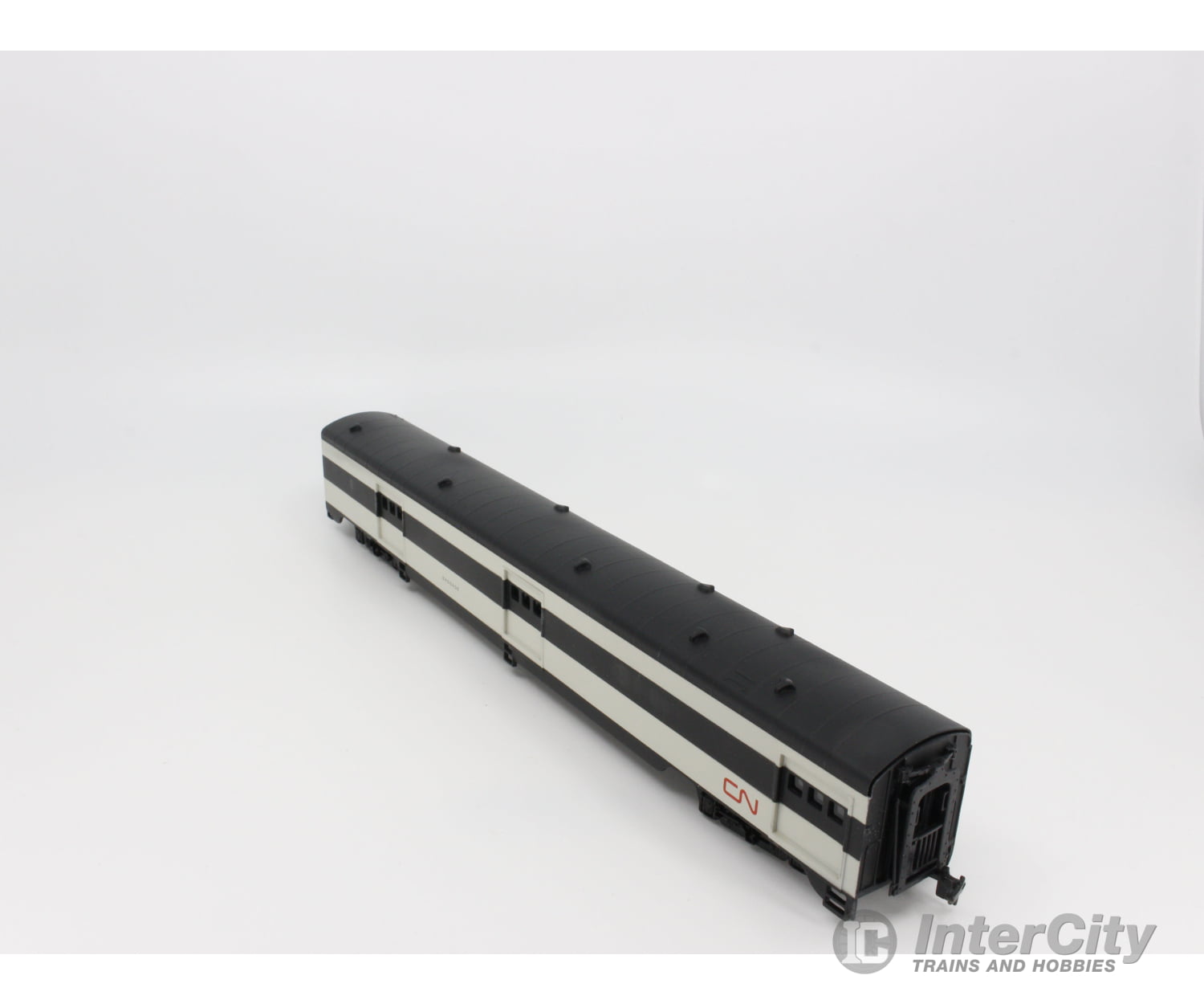 International Hobby Corp. 48050 Ho Baggage Passenger Car Smooth Side P.s. Canadian National (Cn)