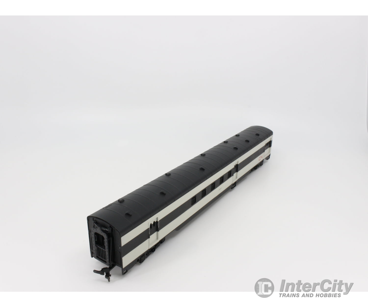 International Hobby Corp. 48055 Ho Rpo Passenger Car Smooth Side P.s. Canadian National (Cn) 7831