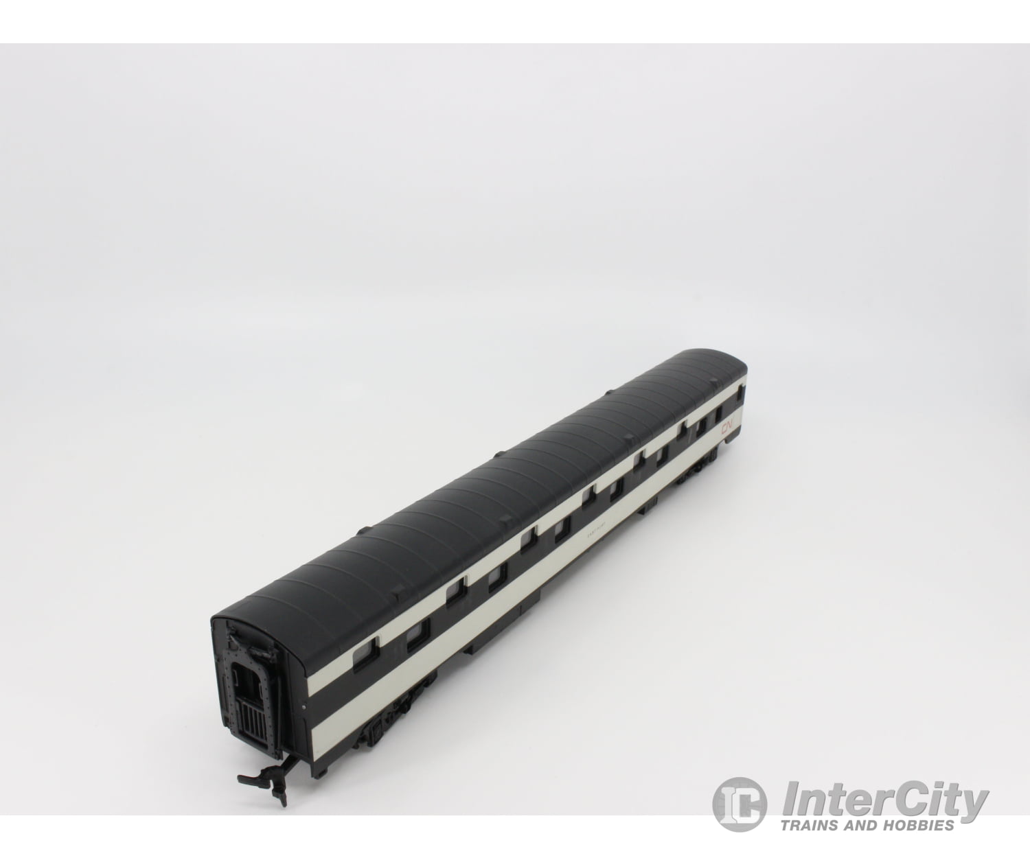 International Hobby Corp. 48056 Ho Sleeper Passenger Car Smooth Side P.s. Canadian National (Cn)