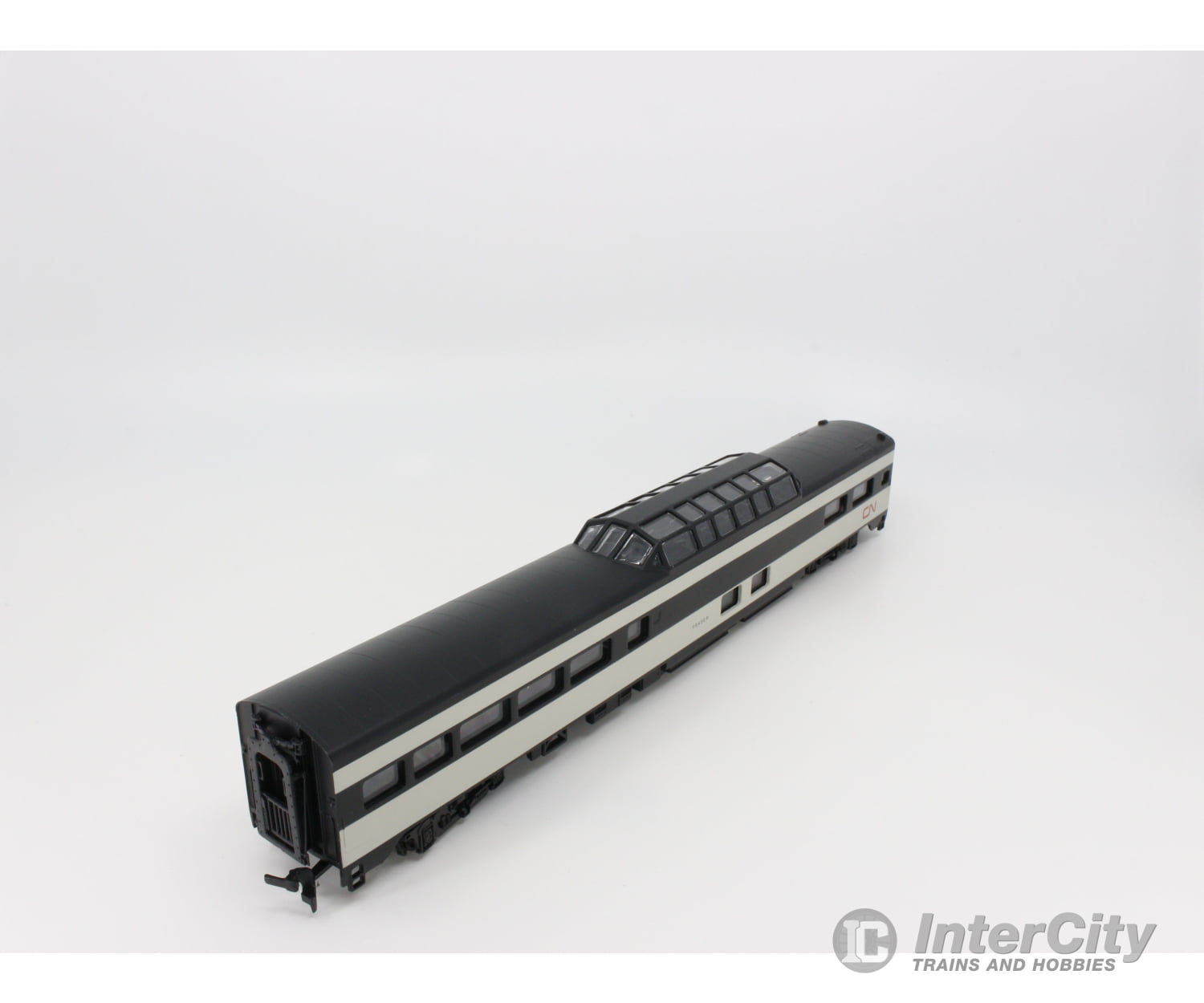 International Hobby Corp. 48057 Ho Vista Dome Passenger Car Smooth Side P.s. Canadian National (Cn)