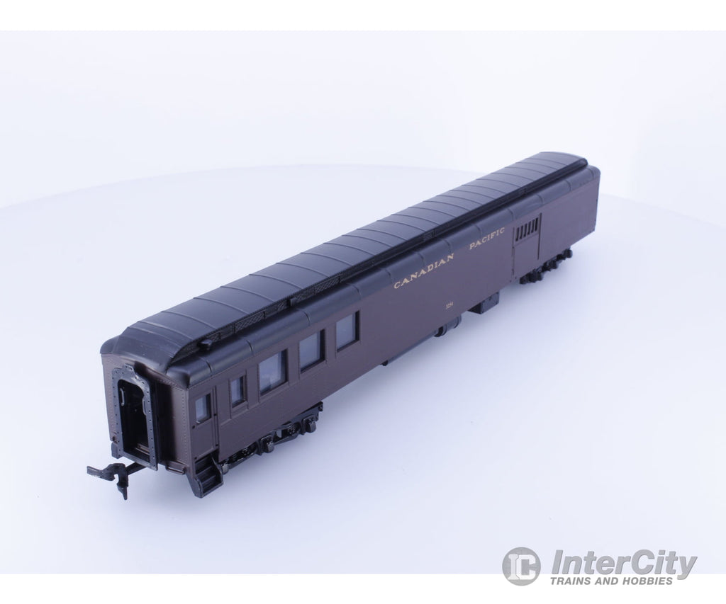 IHC 49112 HO Heavyweight Combine Car Canadian Pacific (CP) 3254 Passenger Cars