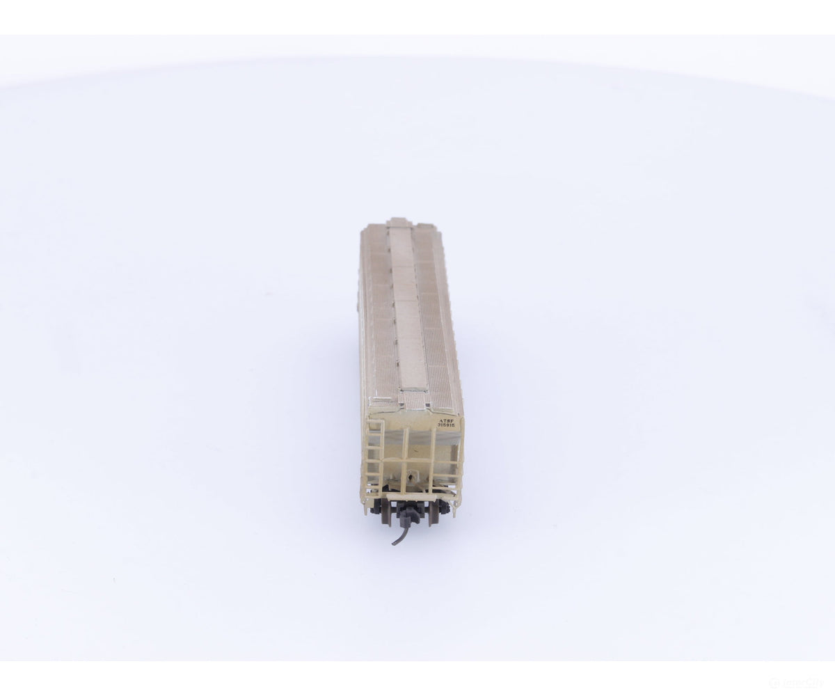 InterMountain 315915 N 4750 cu.ft 3 Bay Hopper Weathered Santa Fe (SF) 315915 - Freight Cars