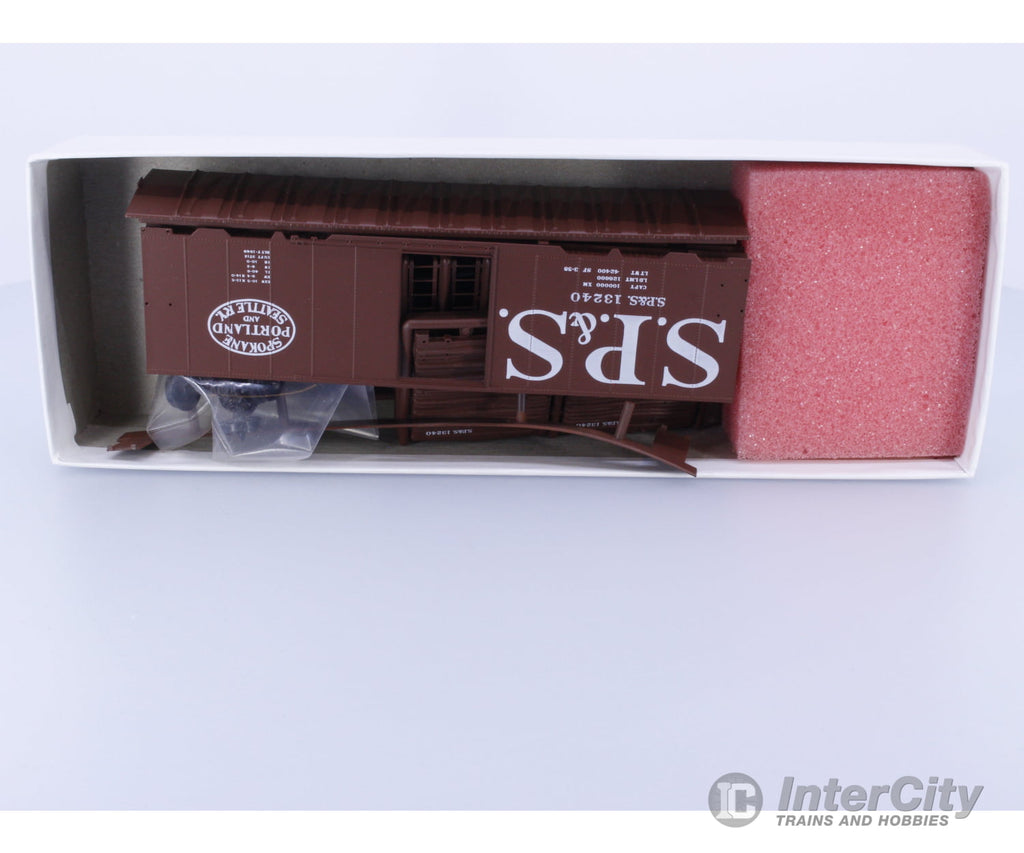 InterMountain 41006-16 HO 12 Panel 40’ Boxcar Spokane Portland and Seattle (SPS) 13240 Freight Cars