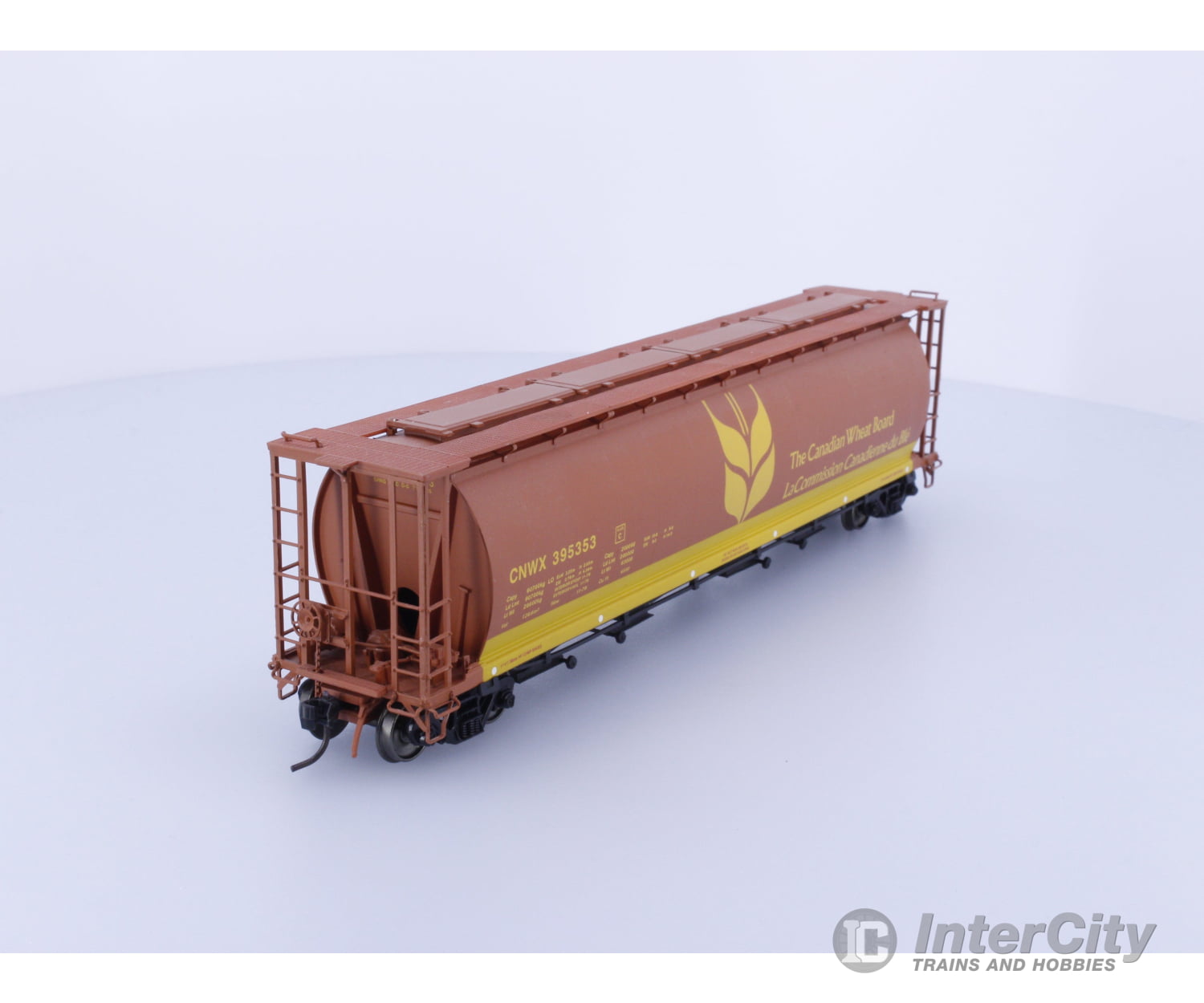 InterMountain 45116-22 HO Cylindrical Hopper Car Canadian Wheat Board (CNWX) 395353 Freight Cars