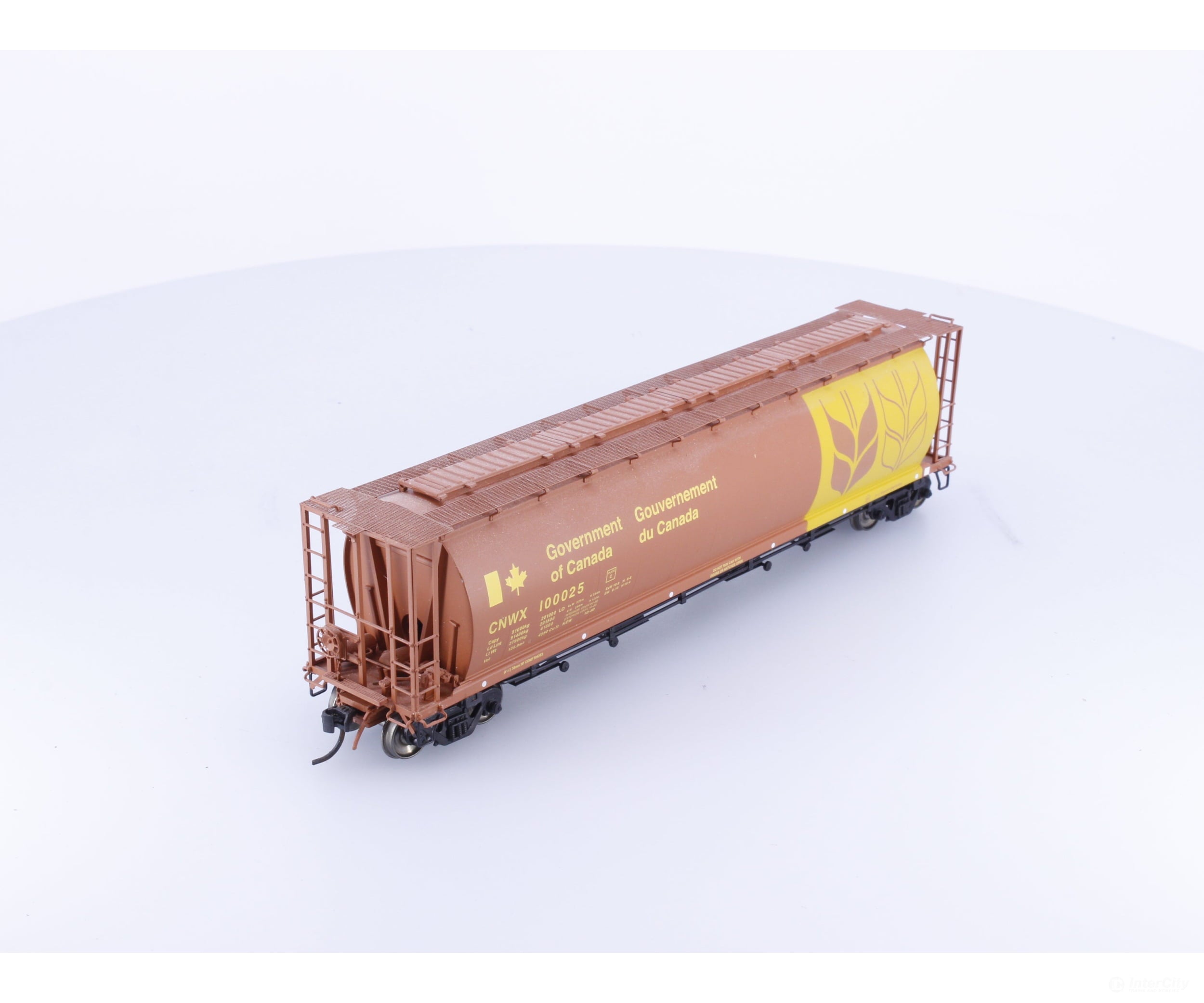 InterMountain 45119-13 HO 4 Bay Cylindrical Hopper Canadian Wheat Board (CNWX) 100025 - Freight Cars