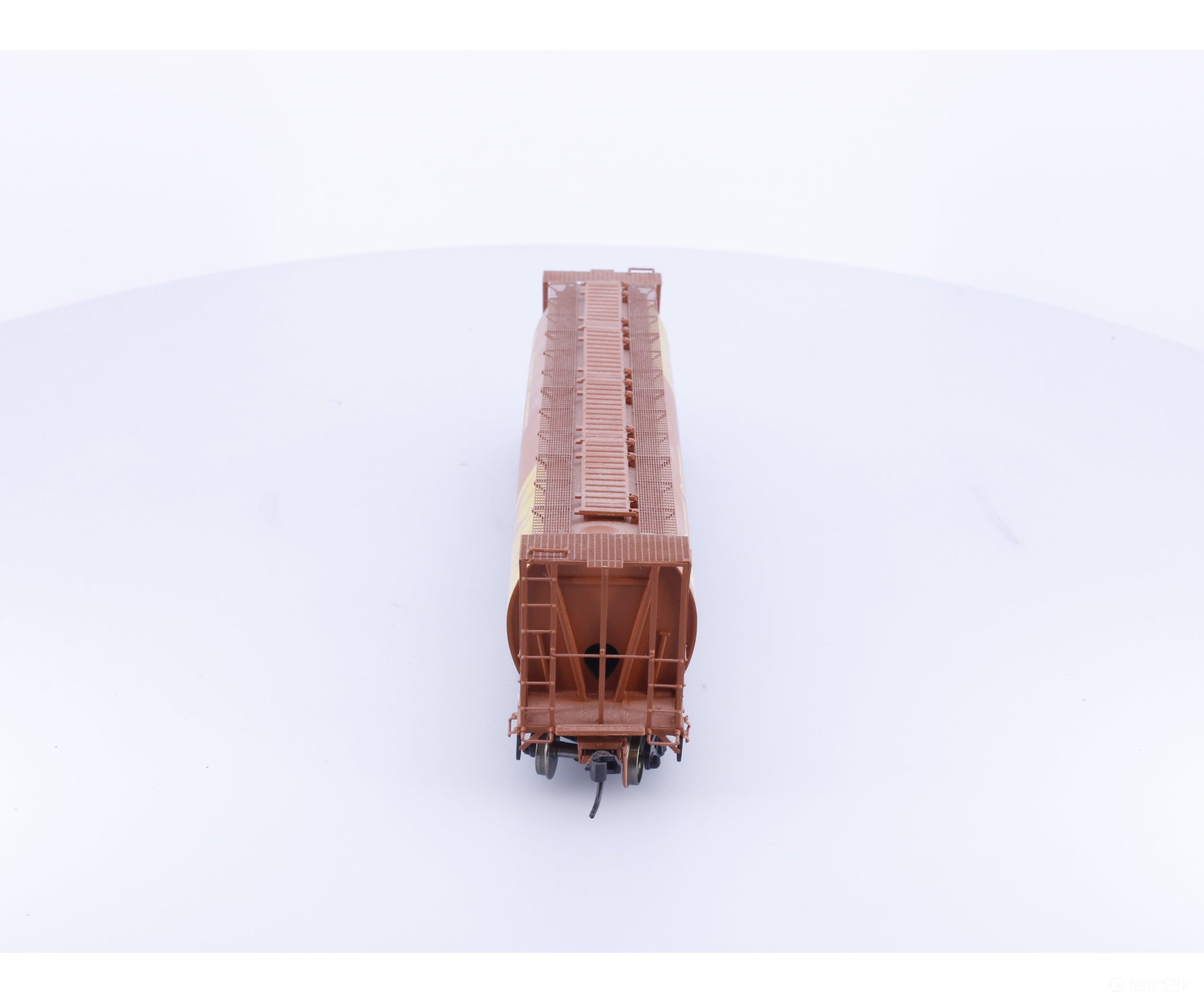 InterMountain 45119-13 HO 4 Bay Cylindrical Hopper Canadian Wheat Board (CNWX) 100025 - Freight Cars