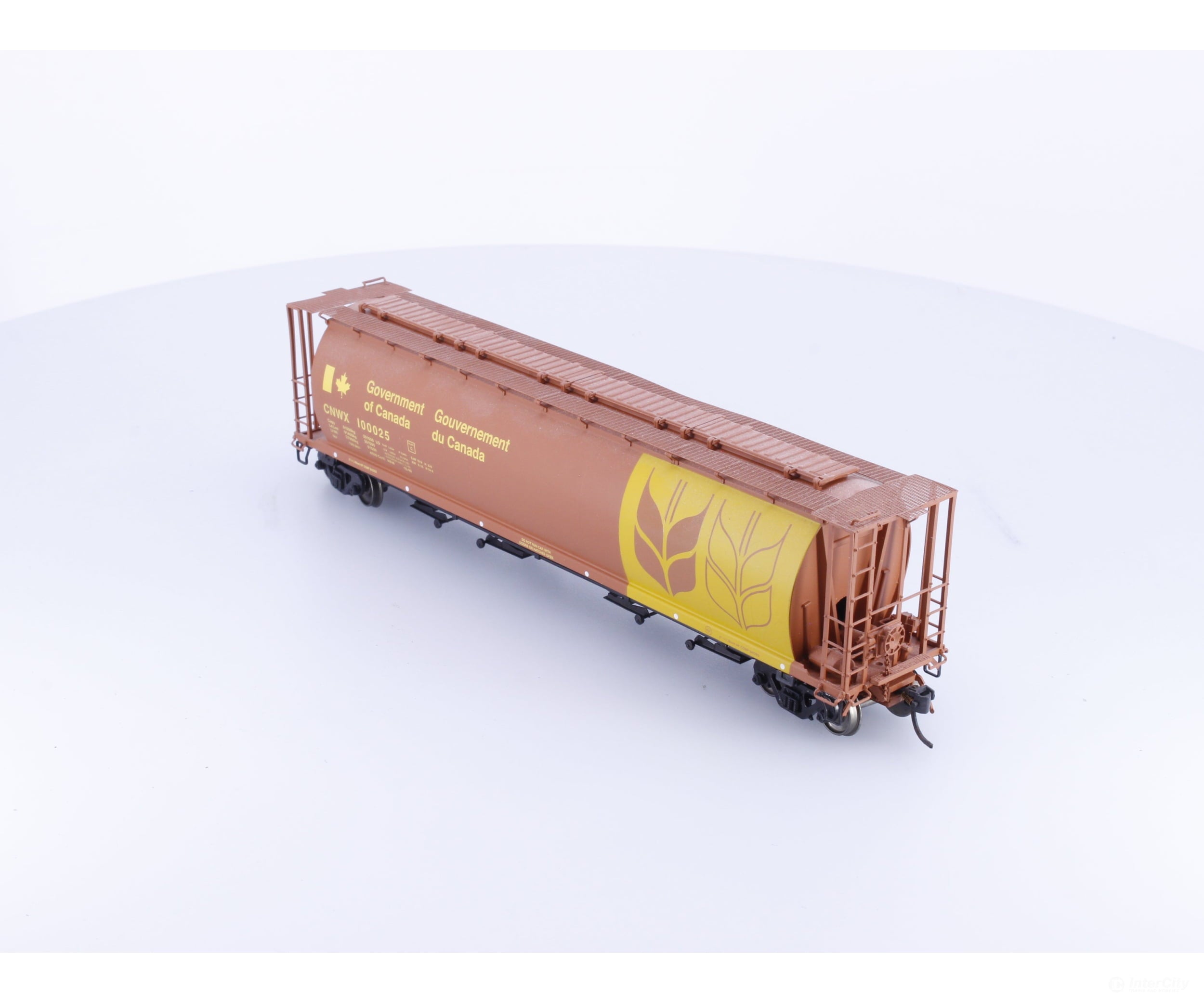 InterMountain 45119-13 HO 4 Bay Cylindrical Hopper Canadian Wheat Board (CNWX) 100025 - Freight Cars