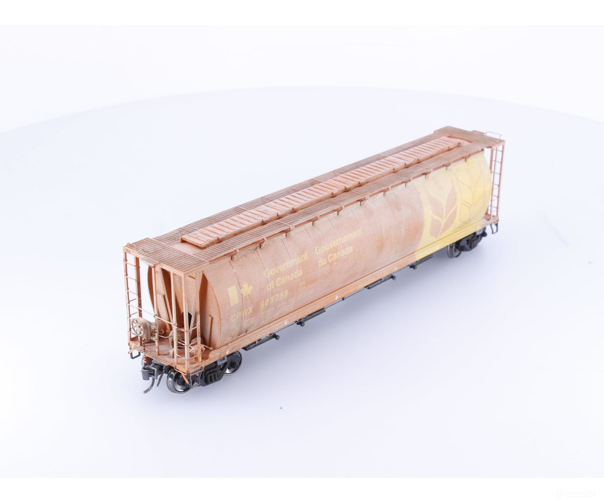 InterMountain 45120-27 HO Cylindrical Covered Hopper Canadian Wheat Board (CNWX) 605758 - Freight Cars