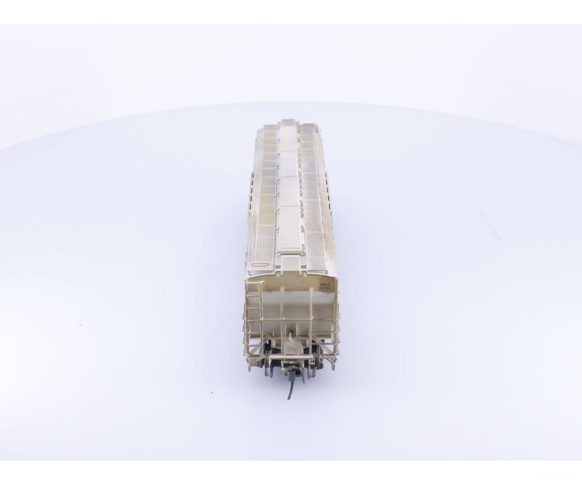 InterMountain 45303-19 HO PS-2 4750 Covered Hopper SYNSIL Weathered with Graffiti 460181 - Freight Cars