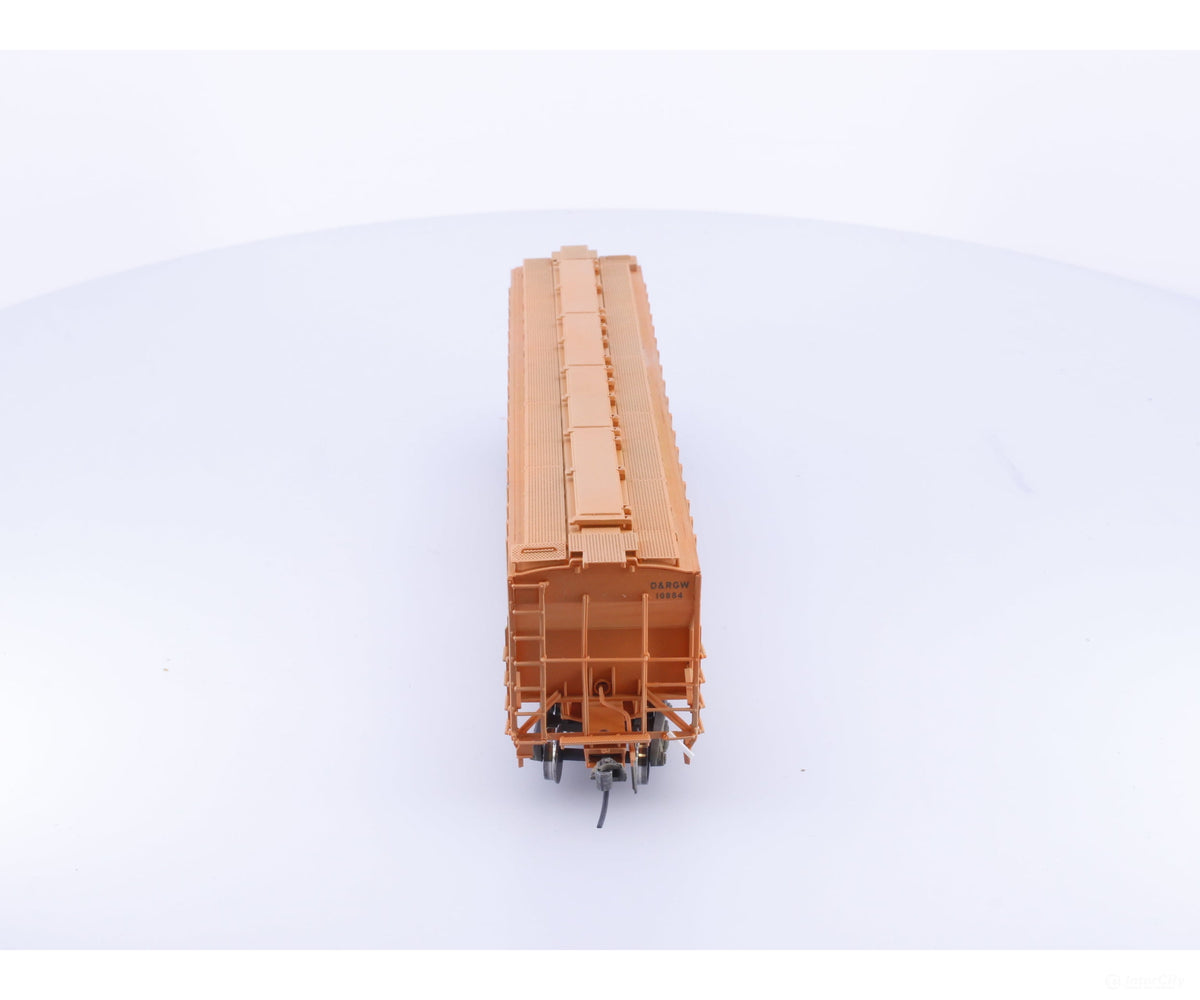 InterMountain 45306-22 HO 4750 cuft Covered Hopper Car Weathered Denver and Rio Grande Western (DRGW) 10884 - Freight