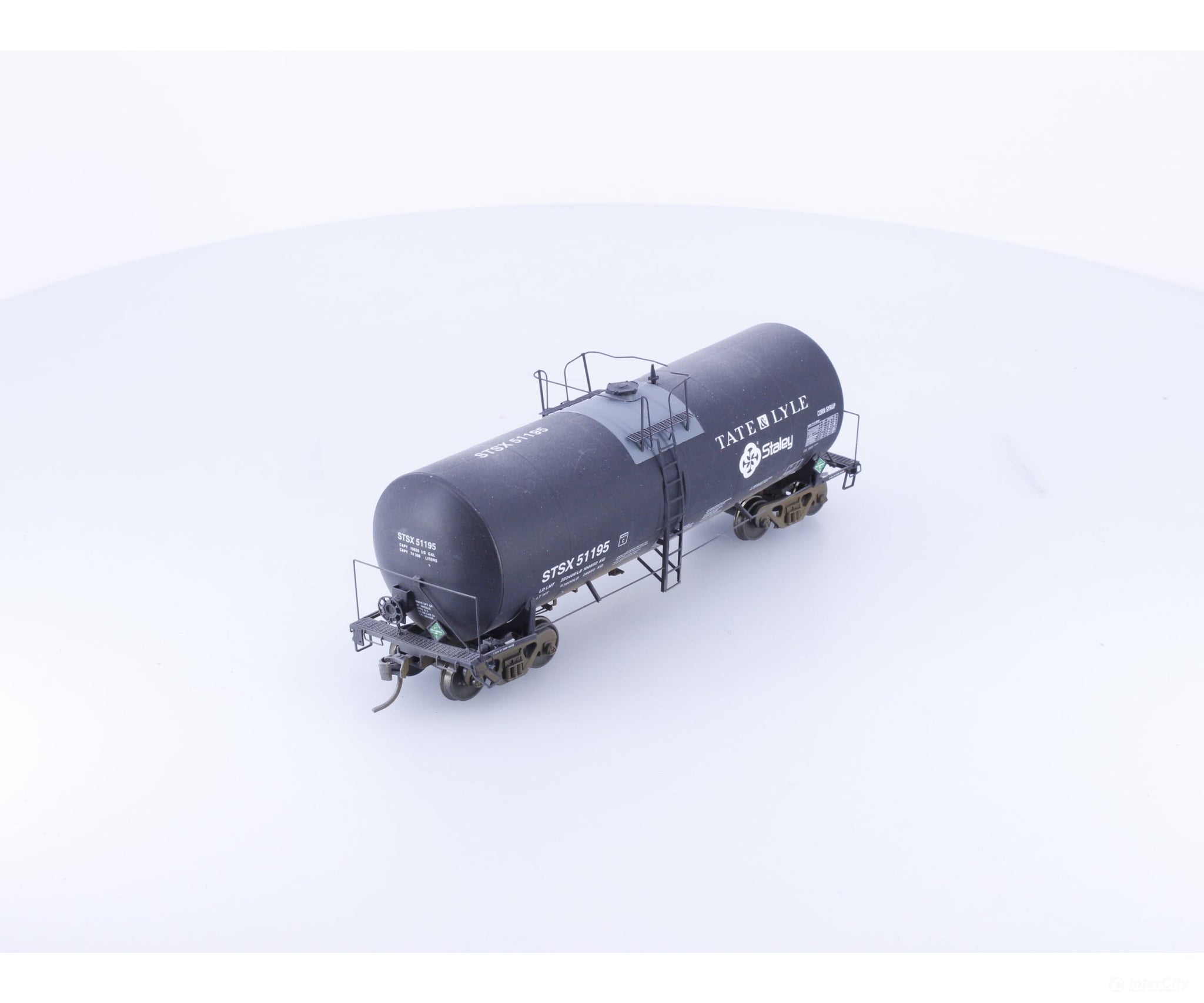 InterMountain 47811-16 HO 19,600 Gallon Tank Car Tate & Lyle Weathered 51195 - Freight Cars