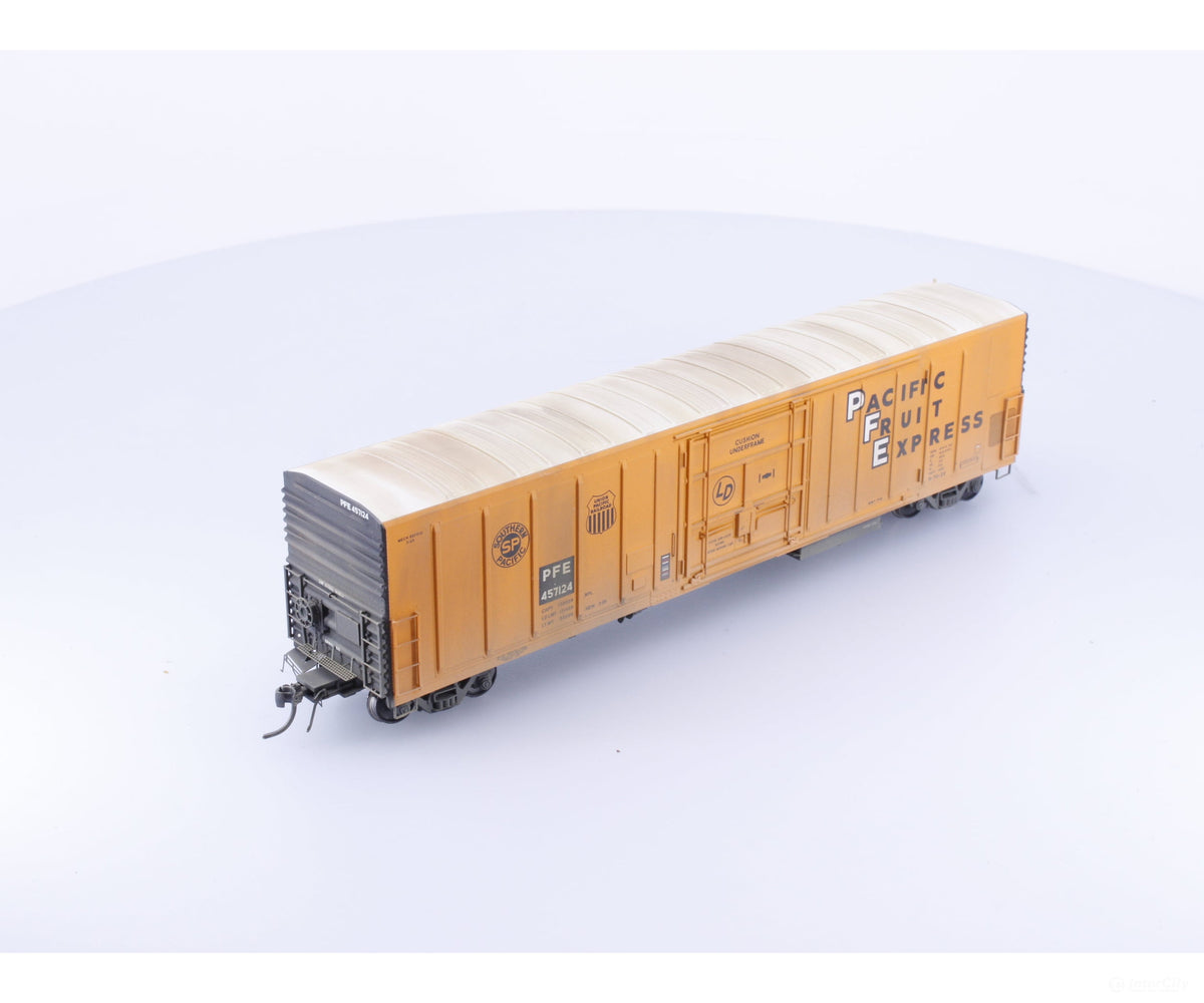 InterMountain 48802-02 HO Refrigerator Car Weathered Pacific Fruit Express (PFE) 457124 - Freight Cars