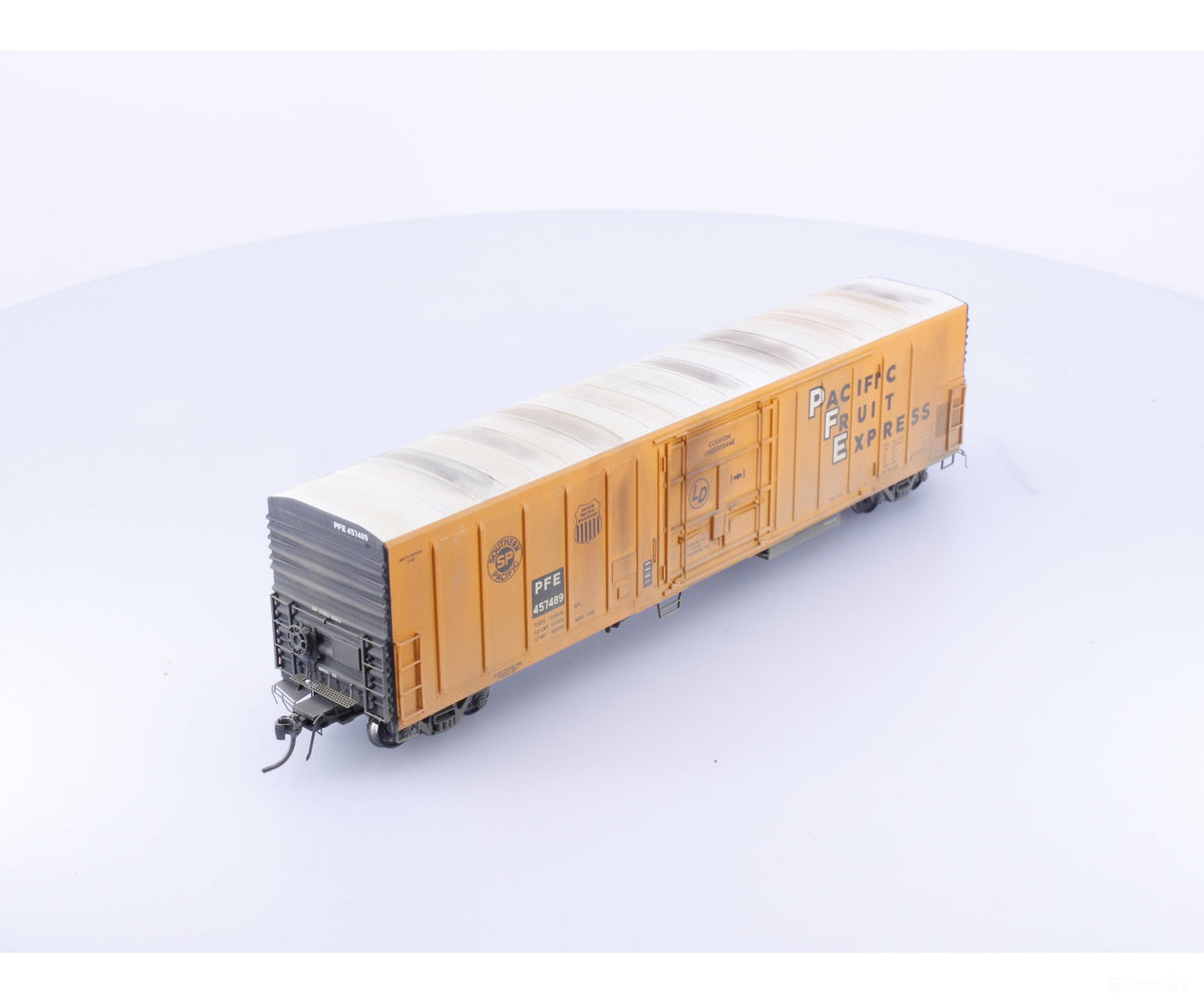 InterMountain 48805-01 HO Refrigerator Car UPFE Weathered Pacific Fruit Express (PFE) 457489 - Freight Cars
