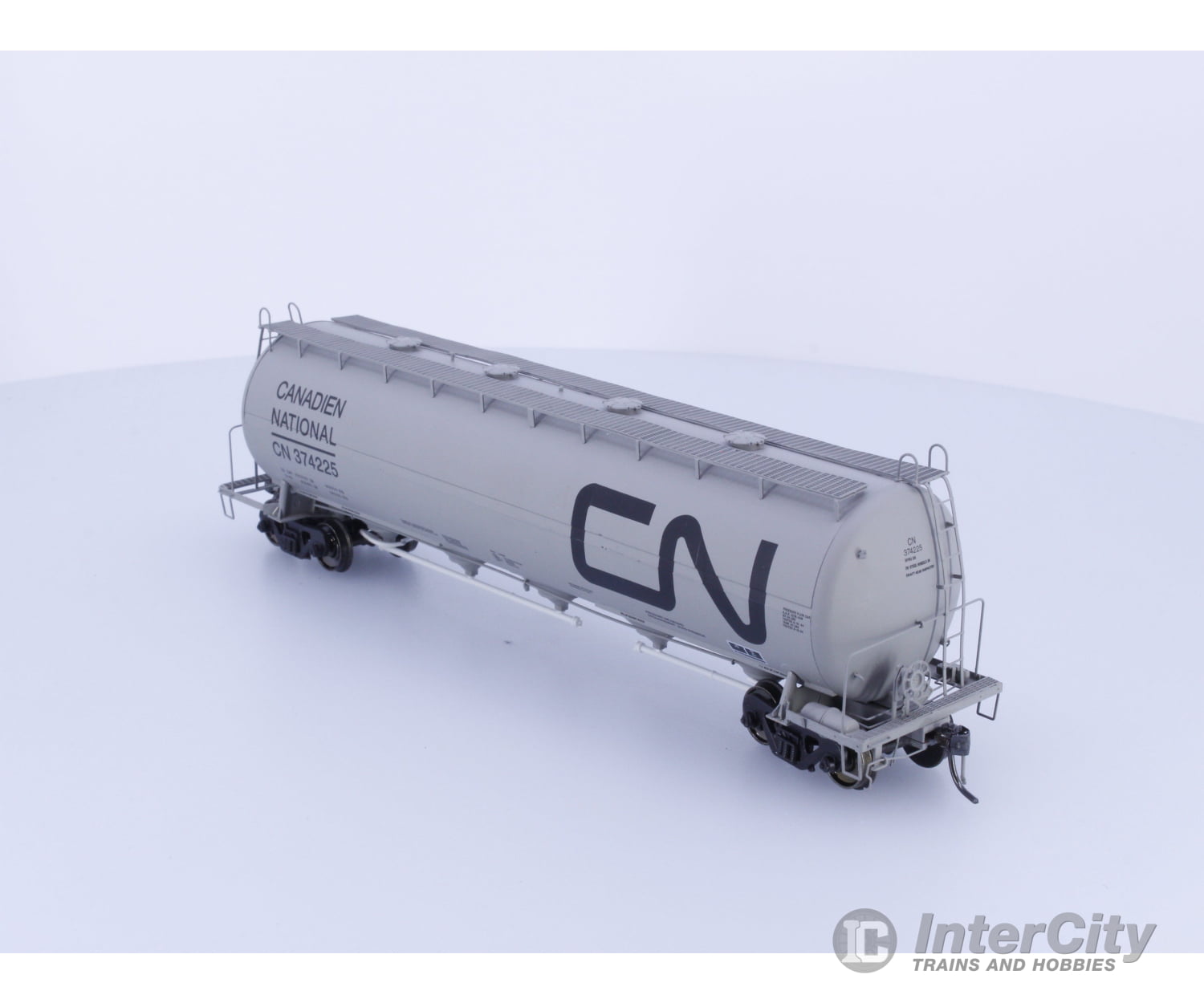 InterMountain 48909-02 HO Pressure Flow Hopper Canadian National (CN) 374225 Freight Cars