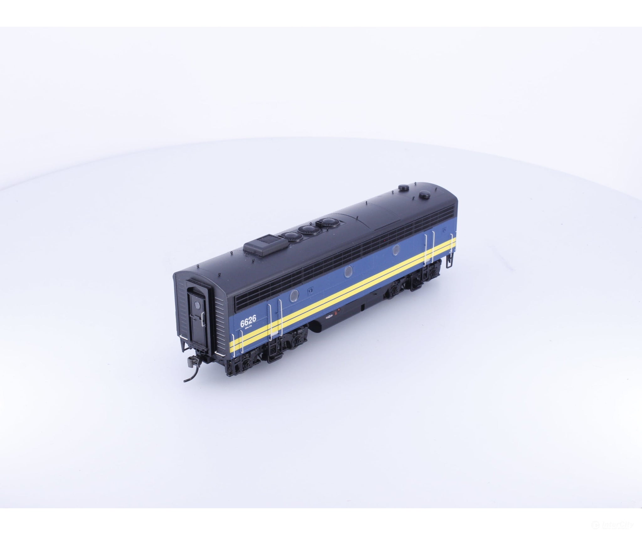 InterMountain 49586S-05 HO F9B Diesel Locomotive Via Rail (VIA) 6626 DCC - Locomotives