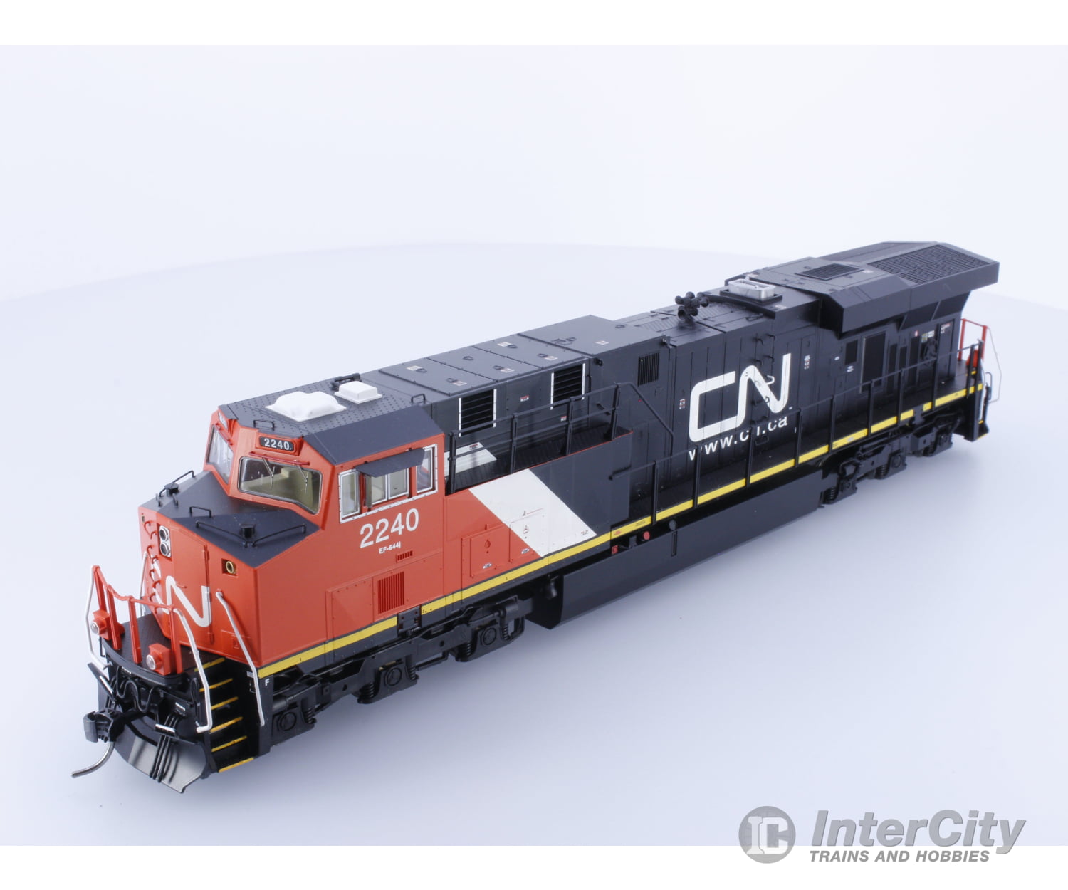 InterCity Trains and Hobbies 49723-03 HO ES44DC Canadian National (CN) 2240 Analog DC Locomotives