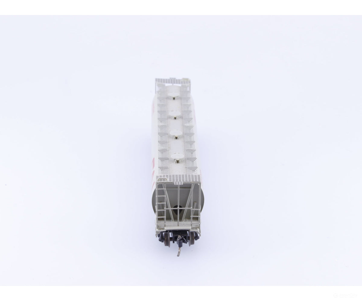 InterMountain 60205-08 N 4 Bay Cylindrical Hopper Canadian National (CN) 377539 - Freight Cars