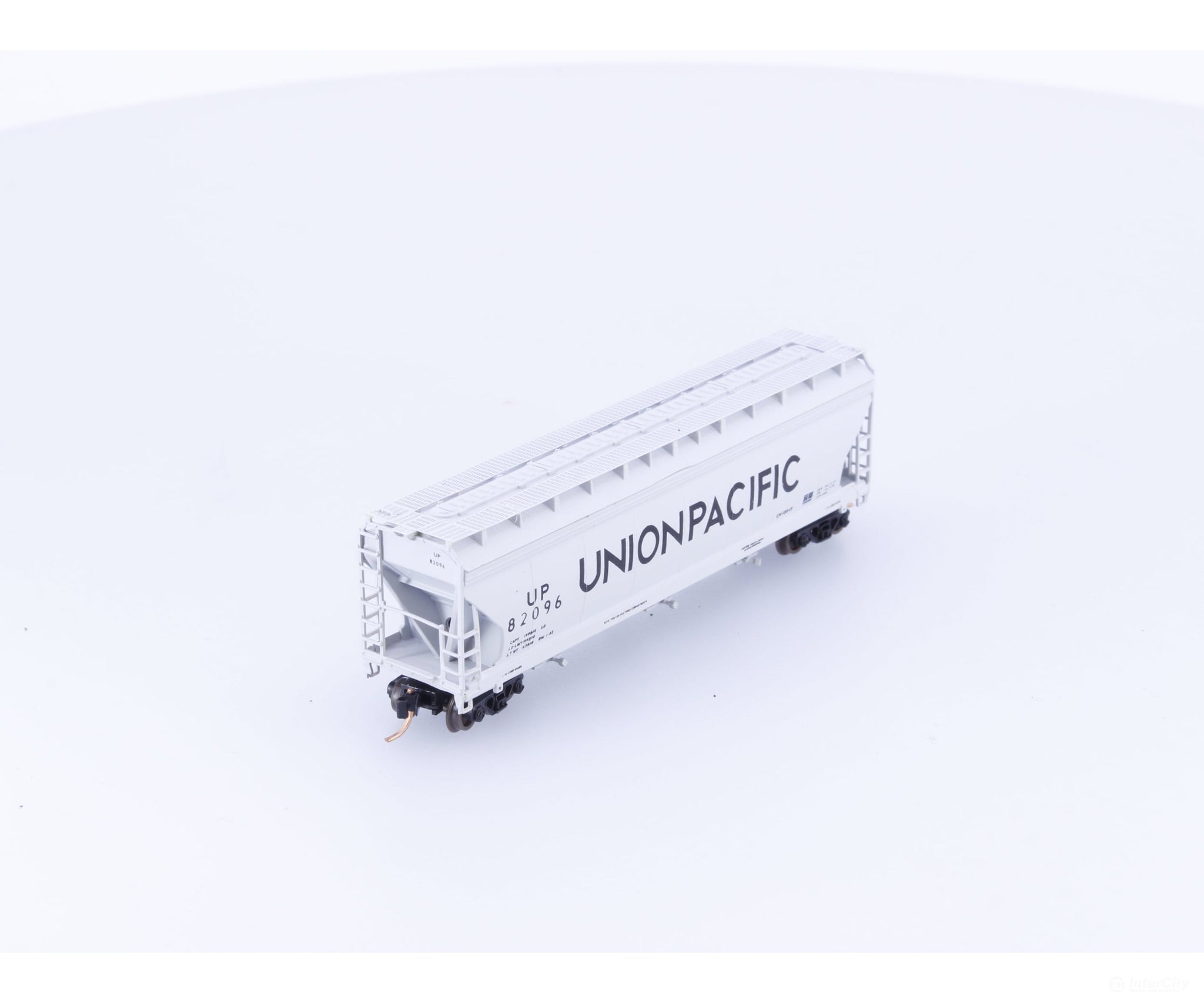 InterMountain 67008-14 N 3 Bay ACF Covered Hopper Union Pacific (UP) 82096 - Freight Cars