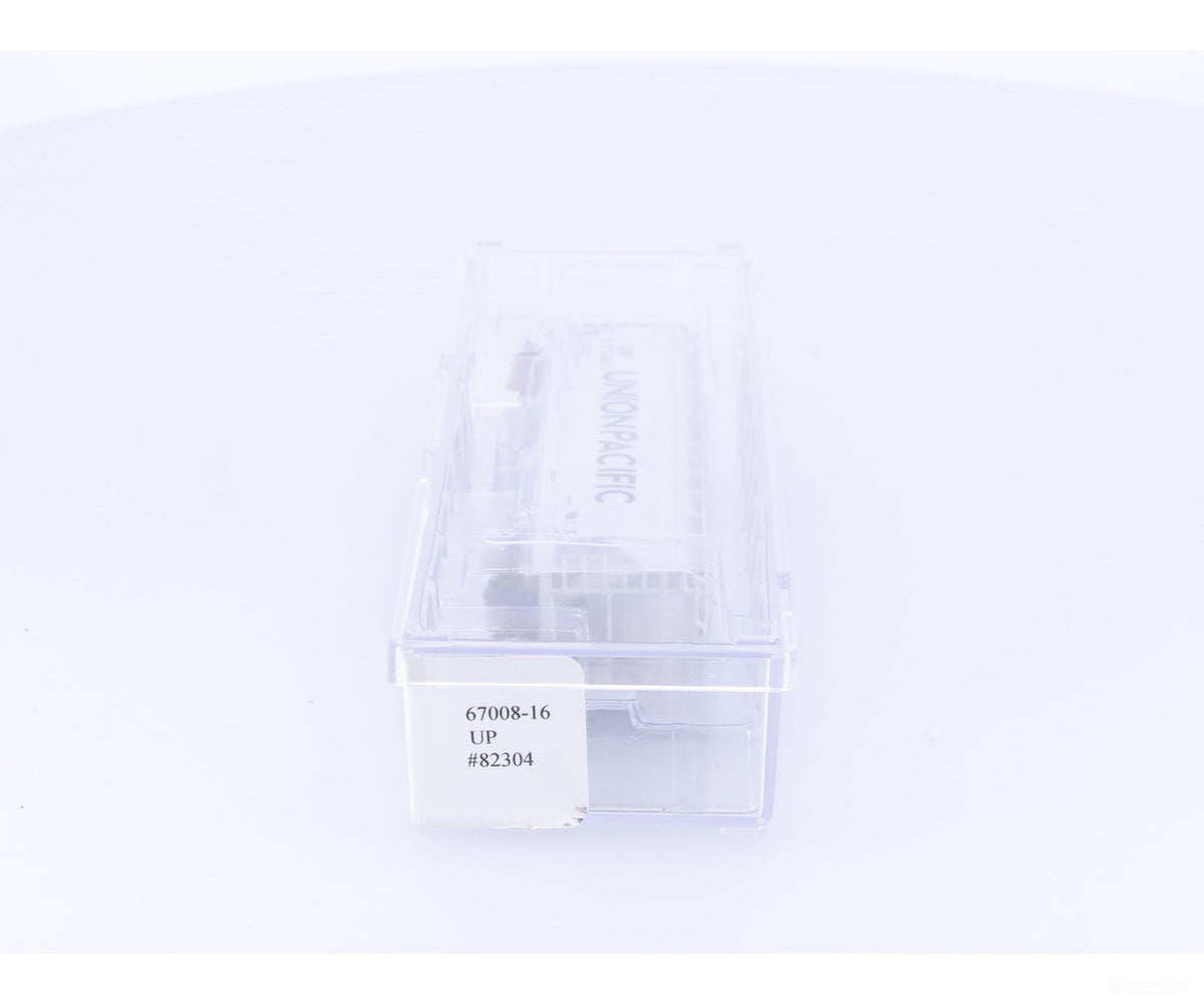 InterMountain 67008-16 N 3 Bay ACF Covered Hopper Union Pacific (UP) 82304 - Freight Cars