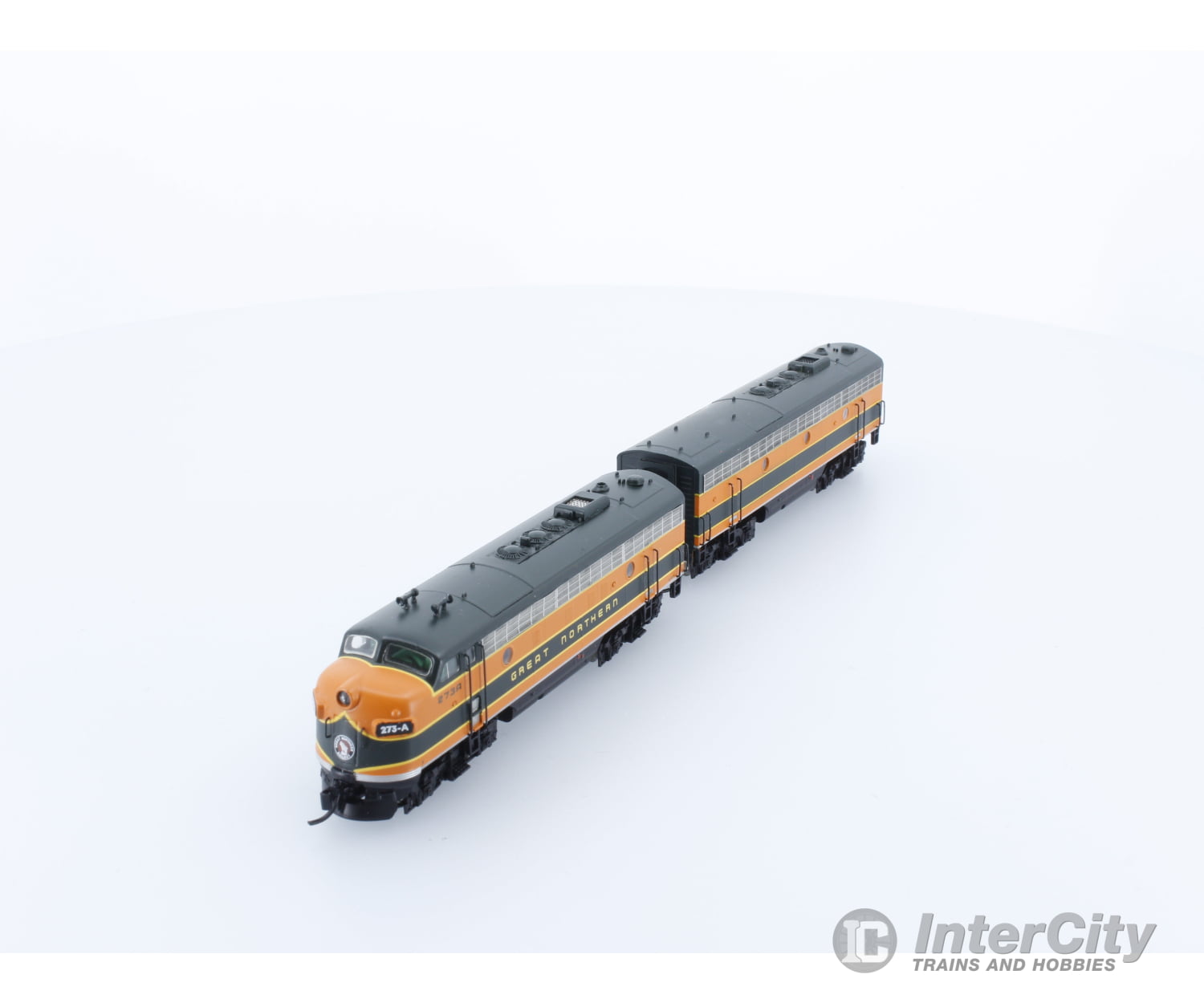 Intermountain 69209 - 01 & 69709 - 01 N Emd F7A F7B Great Northern Analog Locomotives