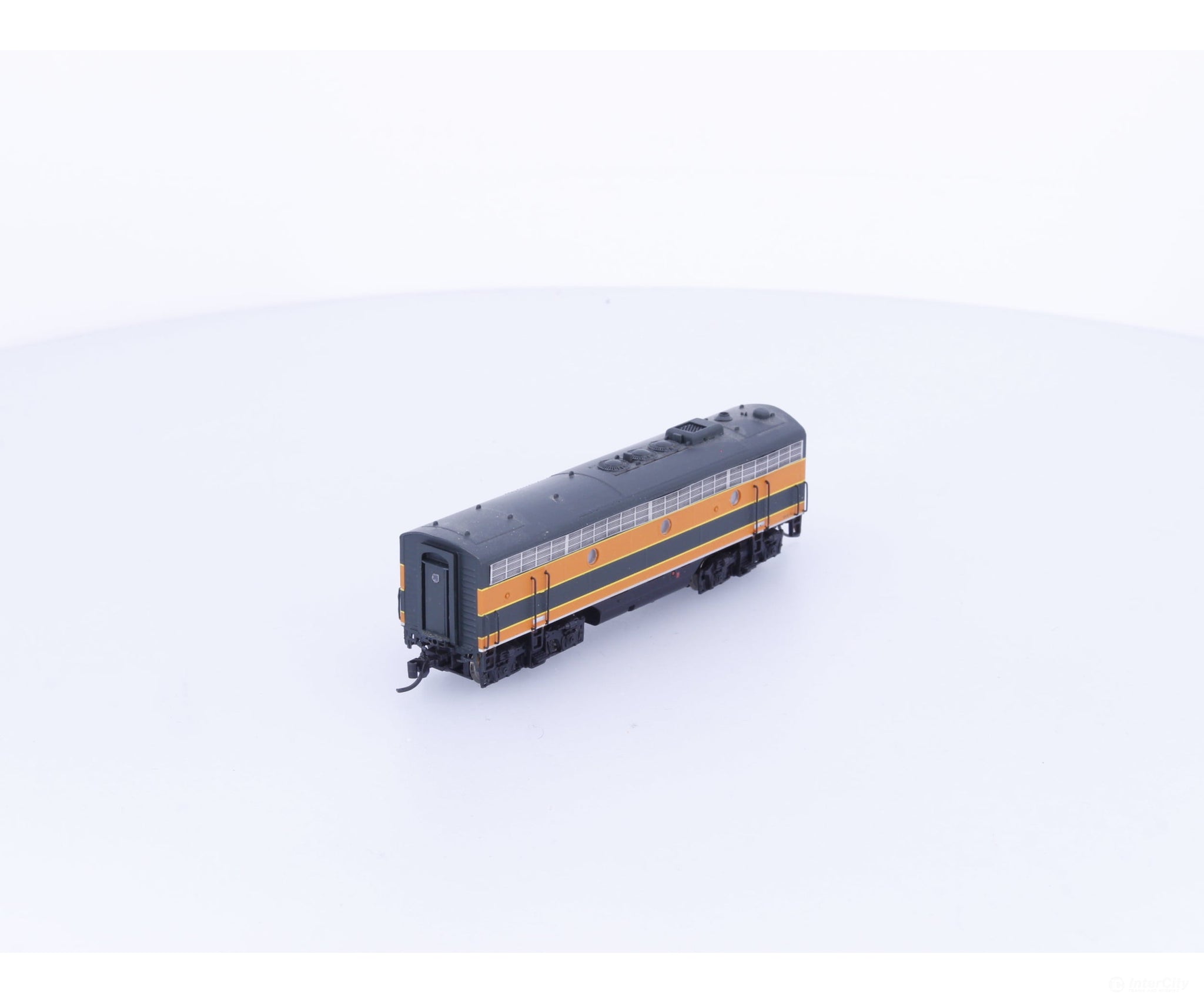 InterMountain 69709-01 N EMD F7B Diesel Locomotive Great Northern (GN) 269B Analog DC - Locomotives