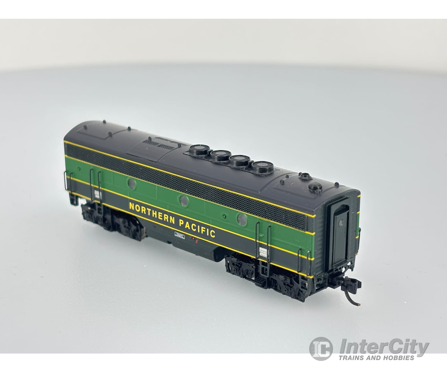 Intermountain 69814 N EMD F3 B-Unit Diesel Locomotive Northern Pacific Locomotives
