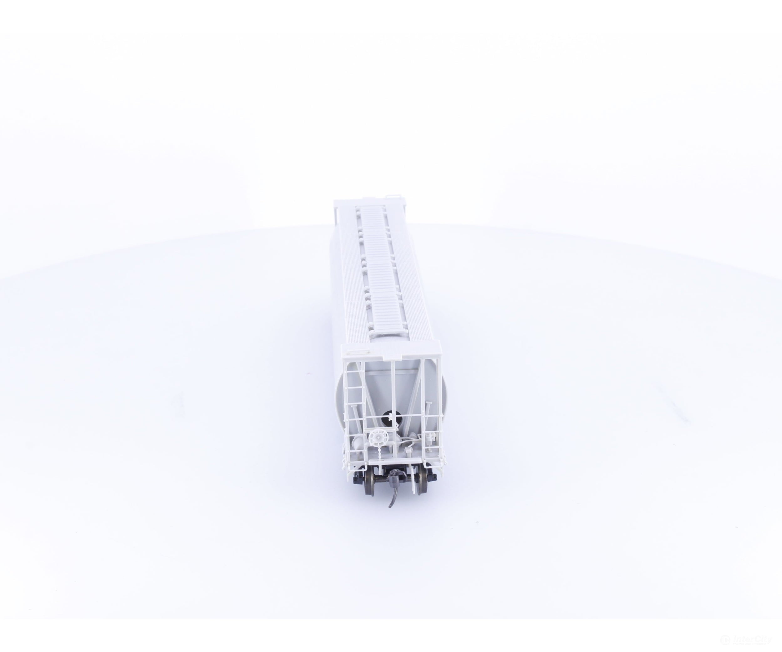 InterMountain 7033 HO 4 Bay Cylindrical Hopper Undecorated 7033 - Freight Cars