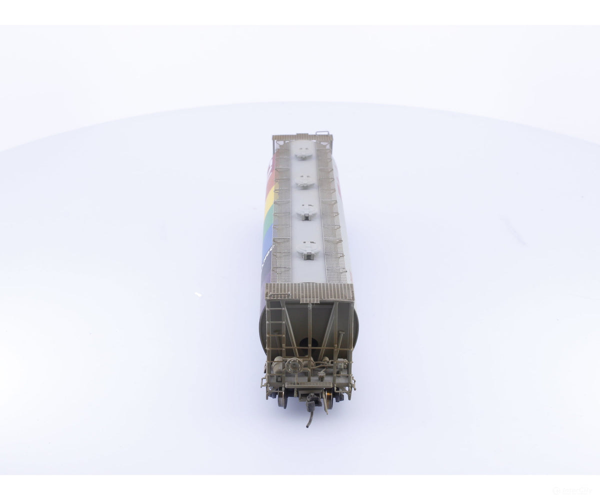 InterMountain CCAR HO 4 Bay Cylindrical Hopper Circus Car Weathered Canadian National (CN) 370708 - Freight Cars