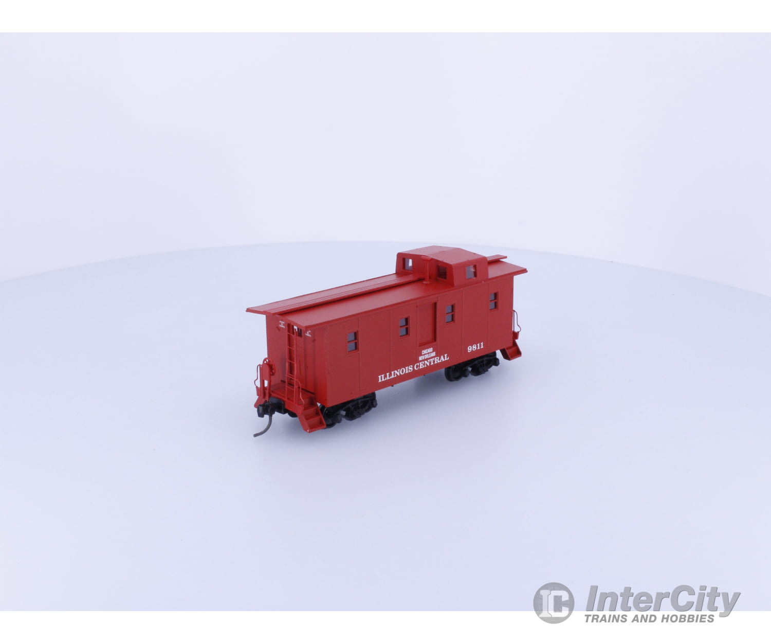InterMountain CCS-1026 HO Red Caboose Illinois Central (IC) 9811 Freight Cars