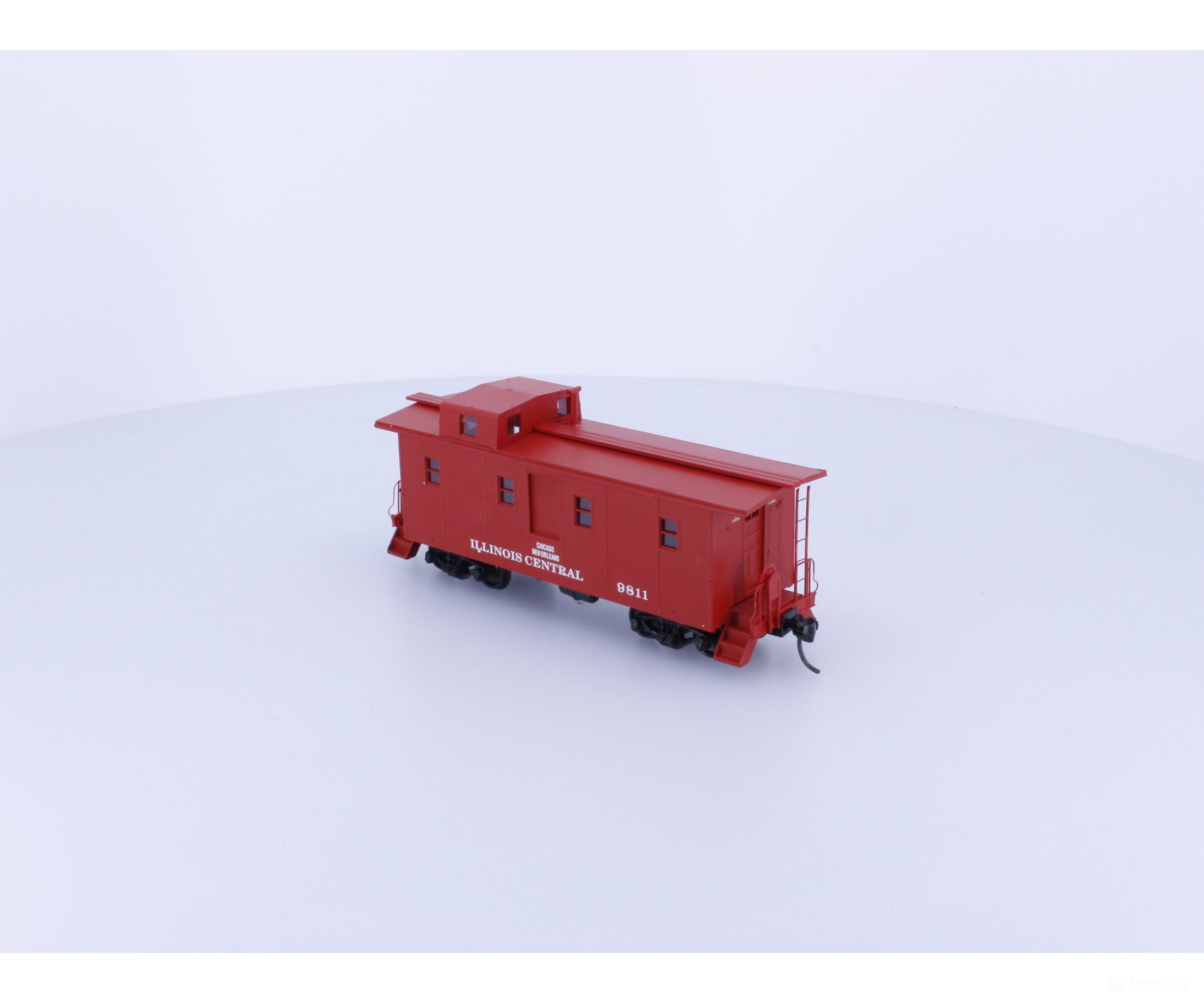 InterMountain CCS-1026 HO Red Caboose Illinois Central (IC) 9811 Freight Cars