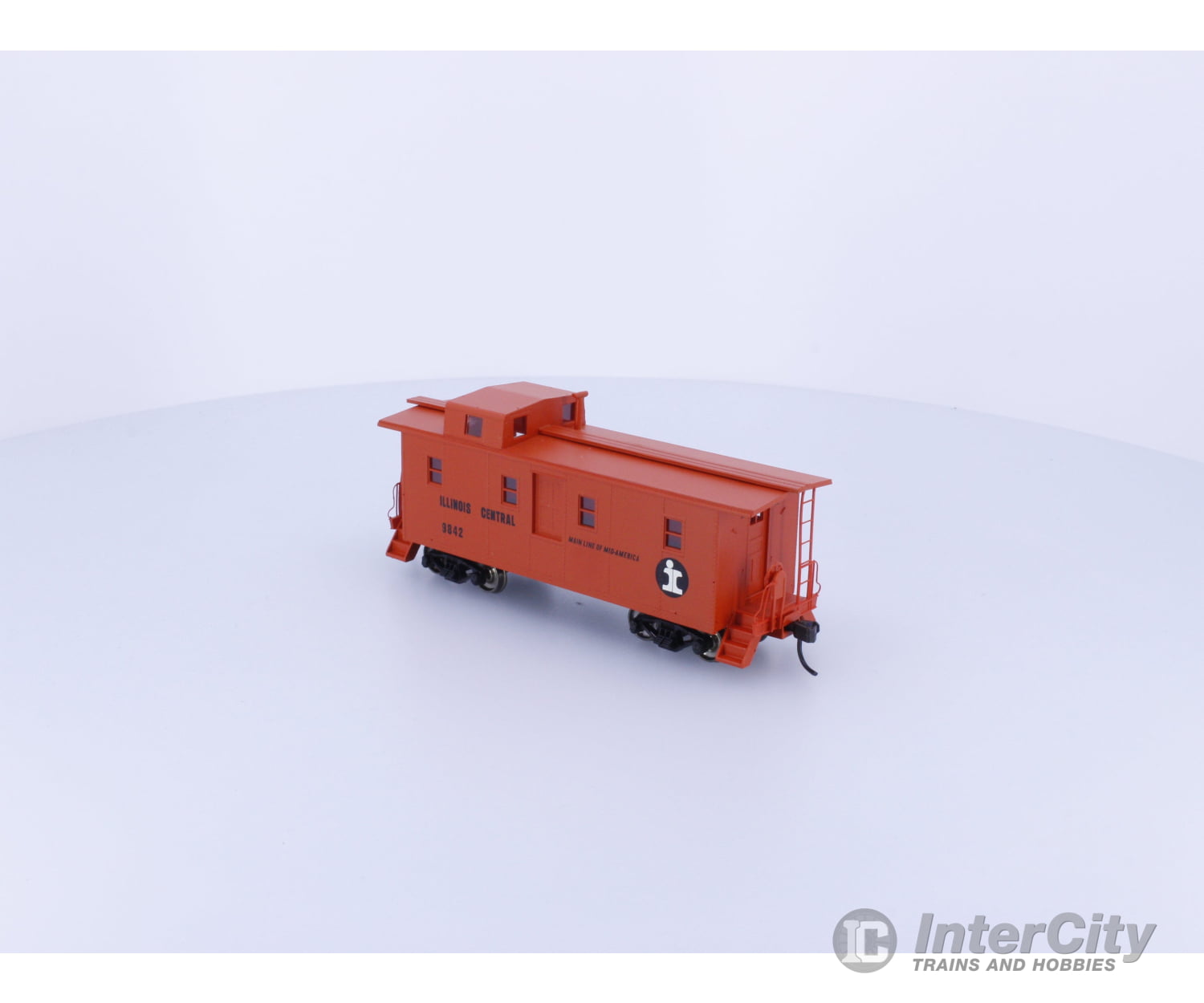InterMountain CCS-1029 HO Side Door Caboose Illinois Central (IC) 9842 Freight Cars