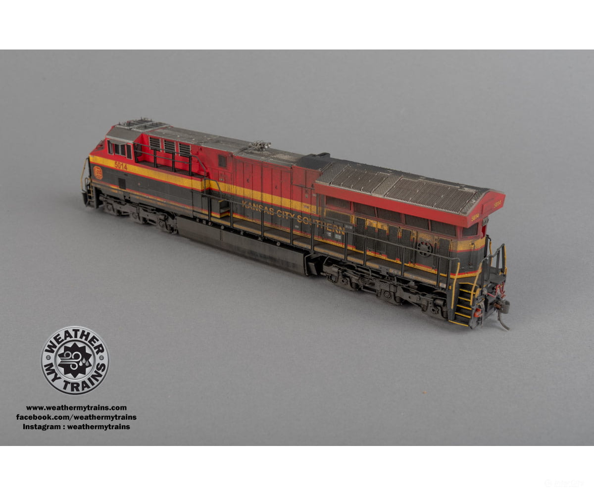 Intermountain HO 497107 GE ET44C4 Tier 4 - DCC (ESU Lokpilot) - Kansas City Southern - Weathered by WEATHER MY TRAINS