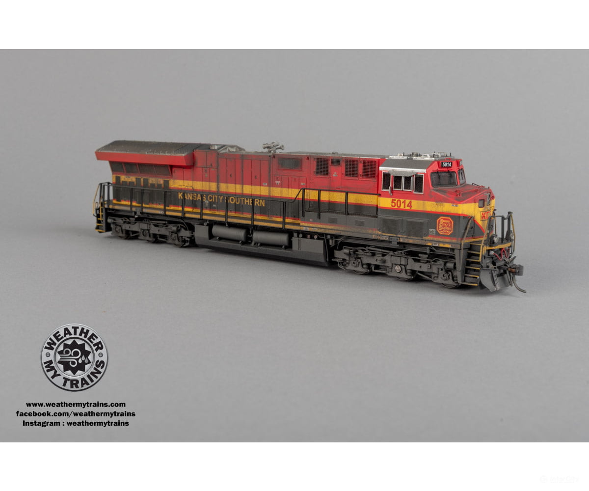 Intermountain HO 497107 GE ET44C4 Tier 4 - DCC (ESU Lokpilot) - Kansas City Southern - Weathered by WEATHER MY TRAINS