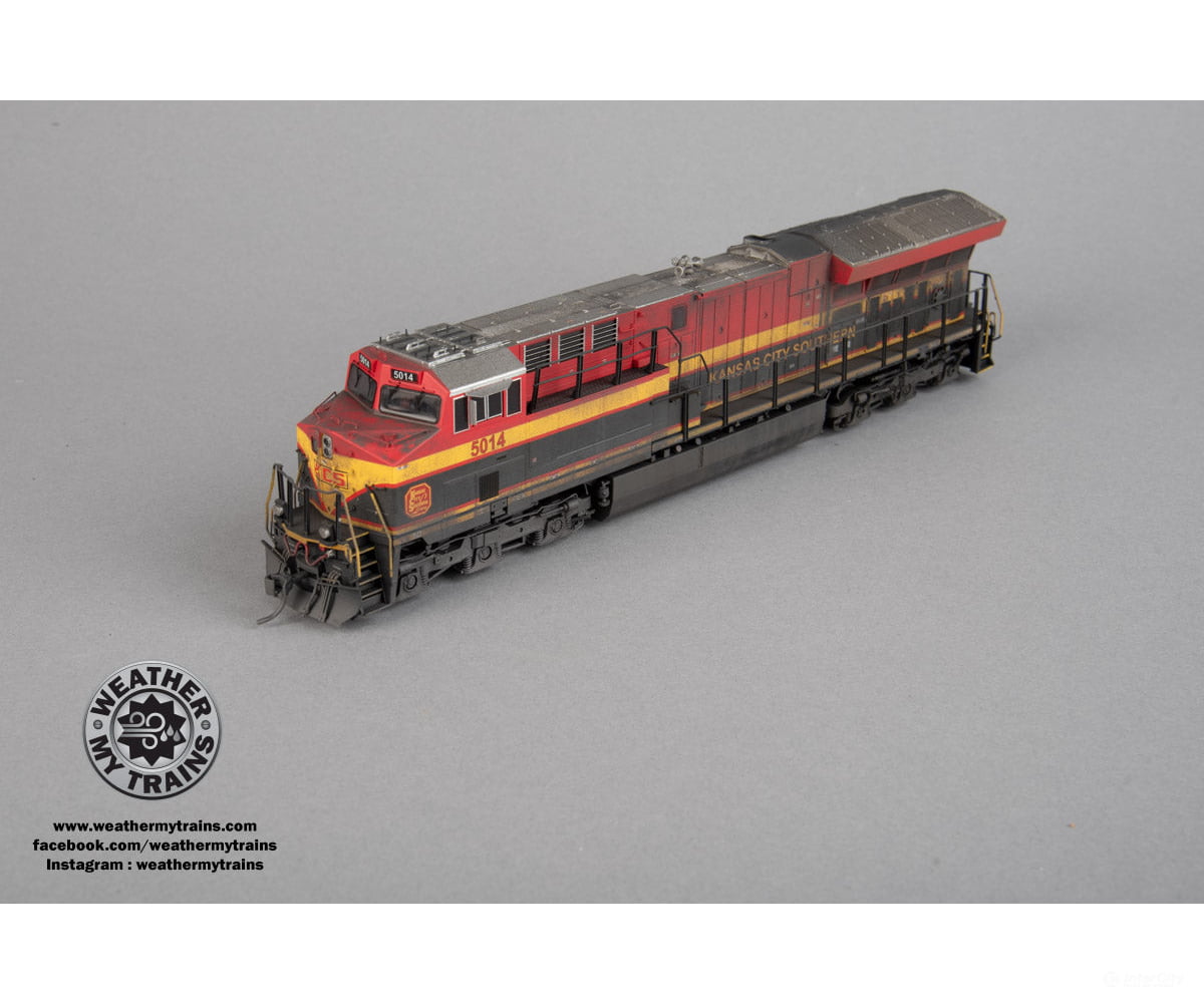 Intermountain HO 497107 GE ET44C4 Tier 4 - DCC (ESU Lokpilot) - Kansas City Southern - Weathered by WEATHER MY TRAINS