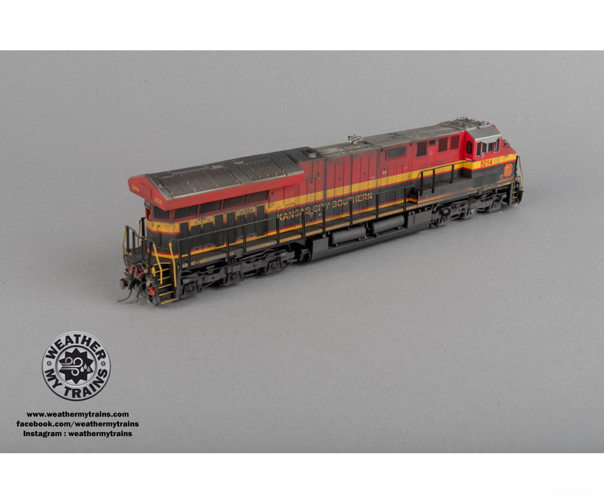 Intermountain HO 497107 GE ET44C4 Tier 4 - DCC (ESU Lokpilot) - Kansas City Southern - Weathered by WEATHER MY TRAINS