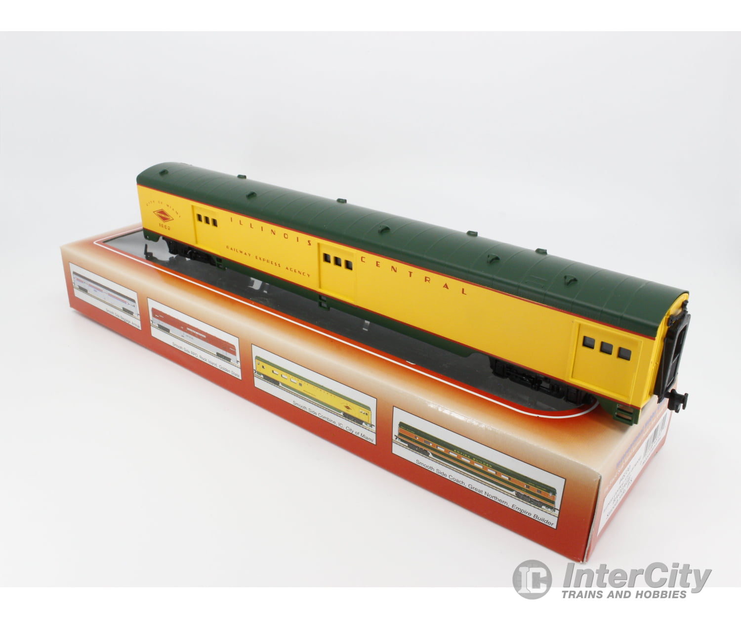 International Hobby Corp. 48330 Ho Baggage Passenger Car Smooth Side P.s. Illinois Central (Ic)