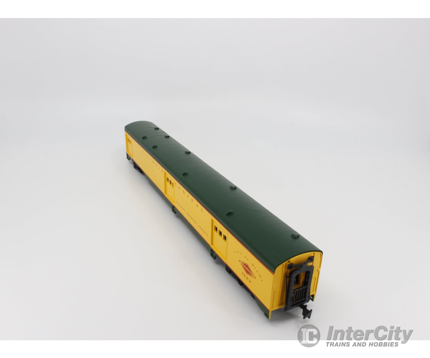 International Hobby Corp. 48330 Ho Baggage Passenger Car Smooth Side P.s. Illinois Central (Ic)