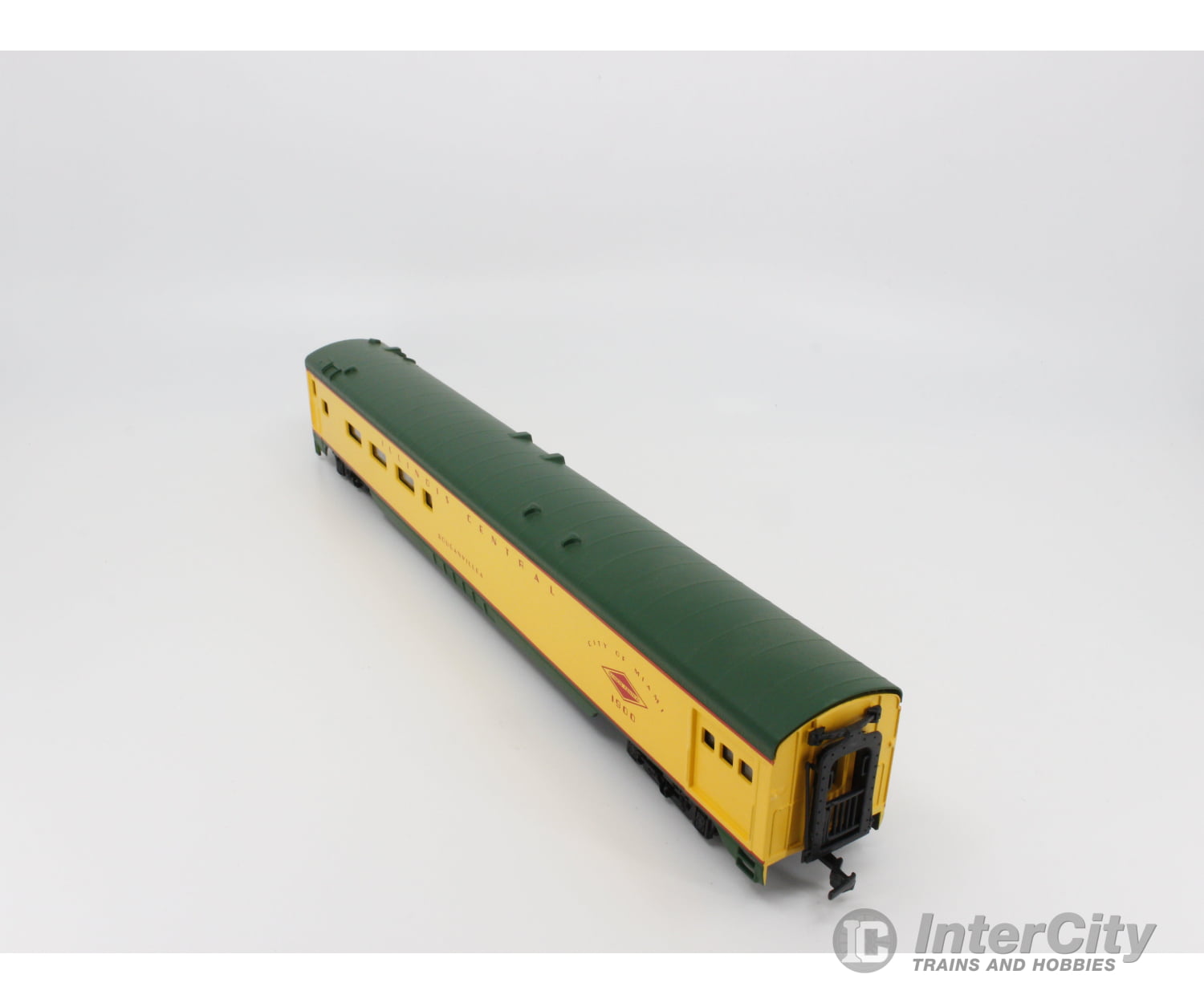 International Hobby Corp. 48334 Ho Combine Passenger Car Smooth Side P.s. Illinois Central (Ic)