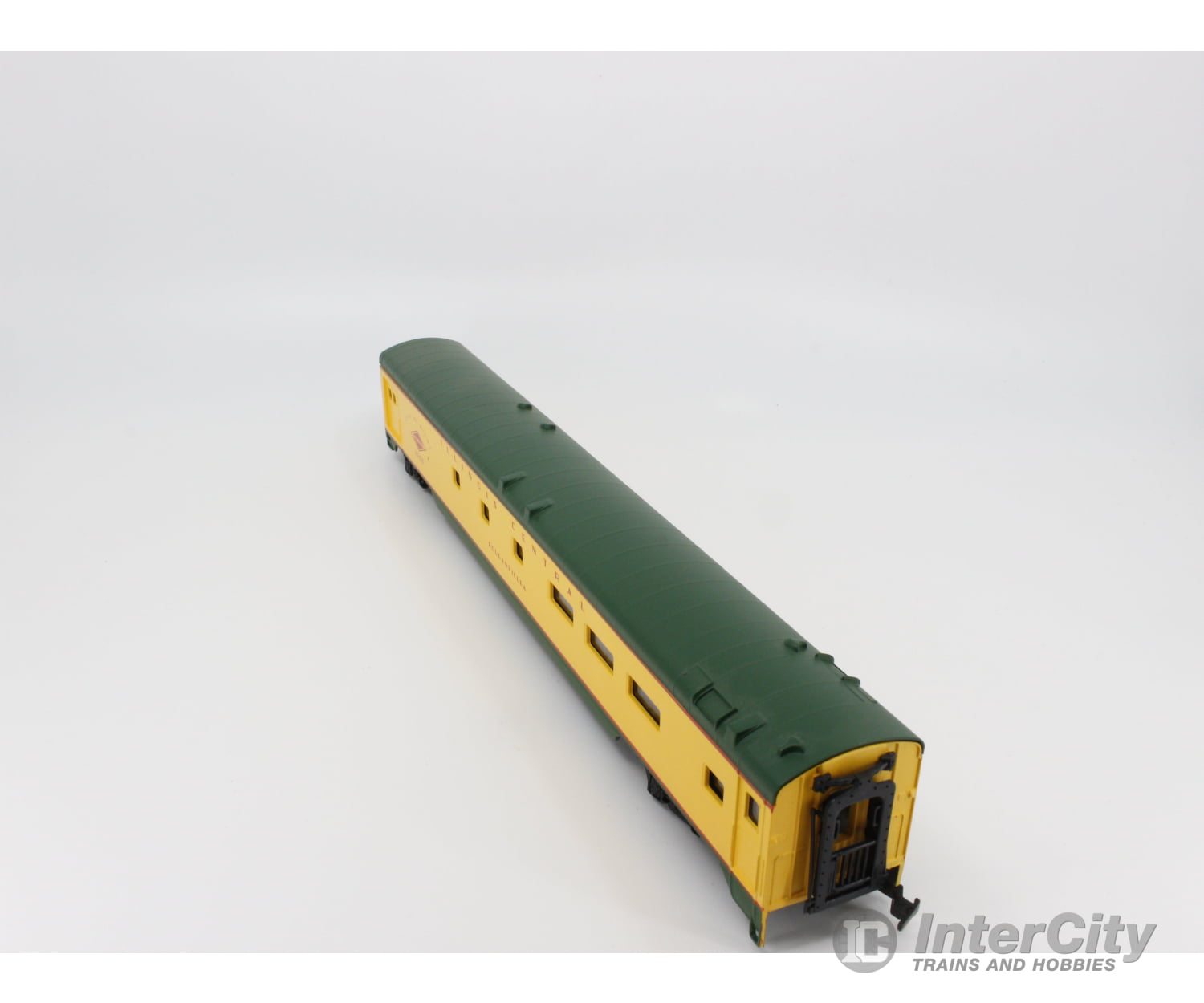 International Hobby Corp. 48334 Ho Combine Passenger Car Smooth Side P.s. Illinois Central (Ic)